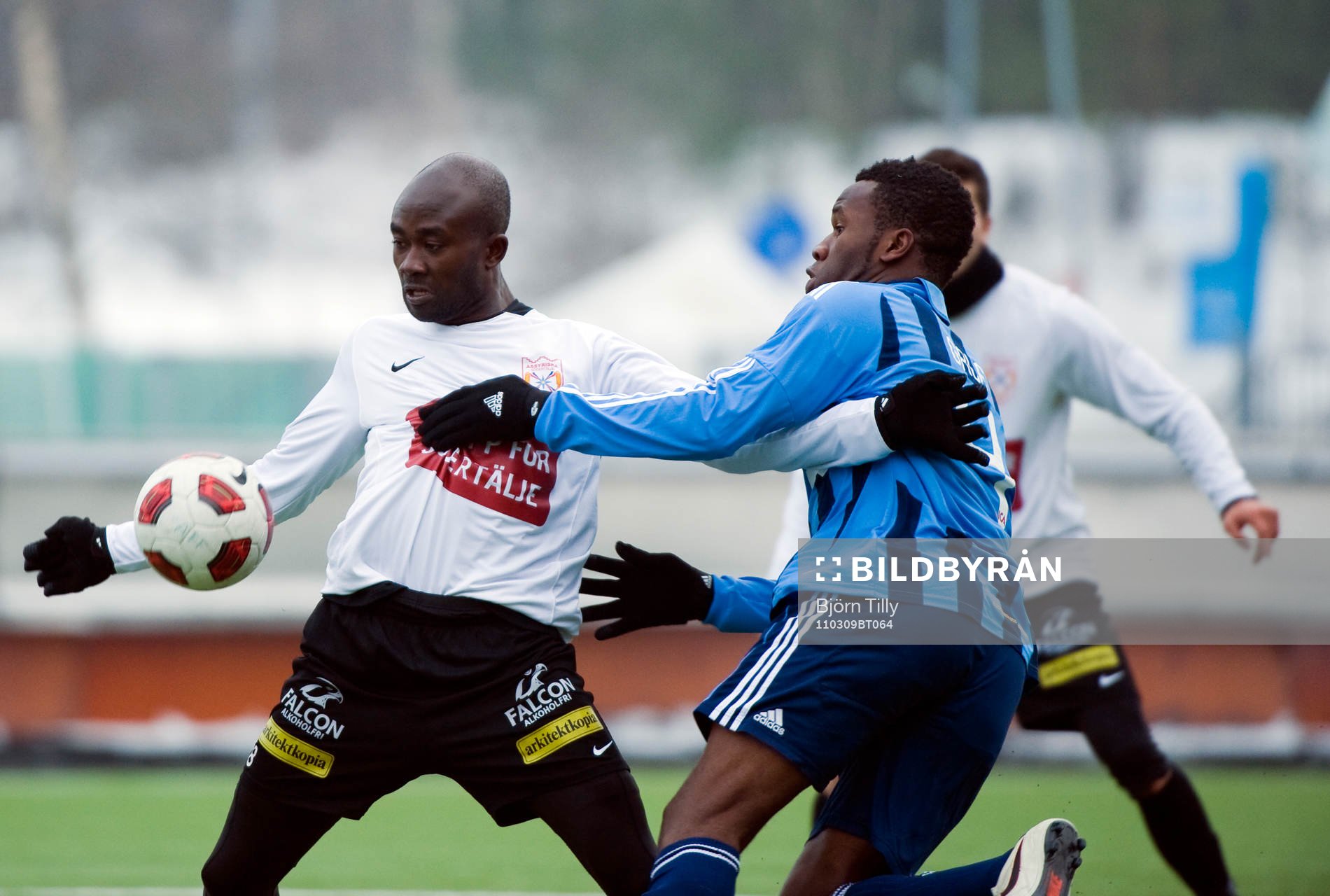 Jones Kusi-Asare, Assyriska och Gale Agbossoumonde,