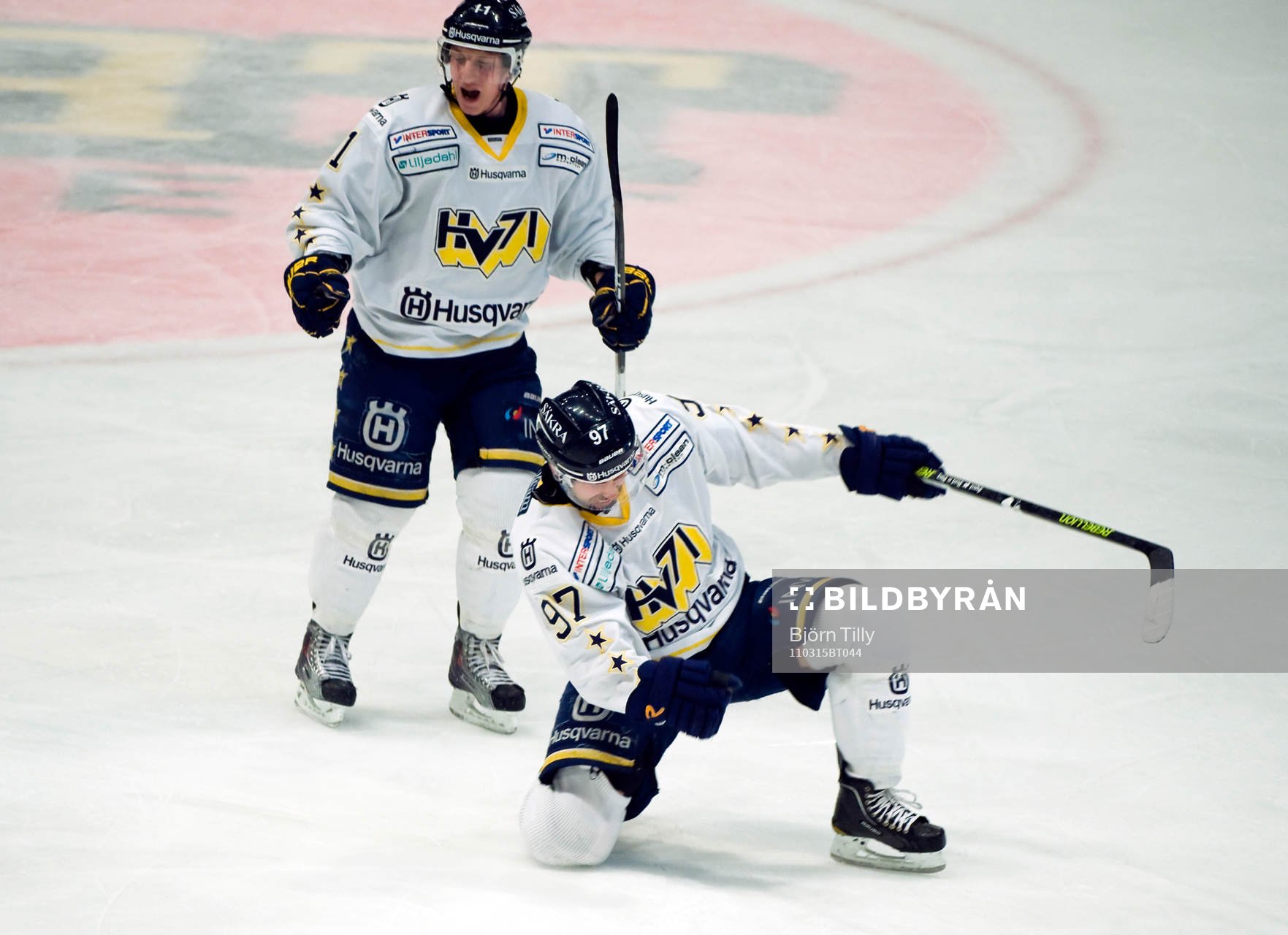 Juuso Hietanen och Per Ledin, HV71, jubel