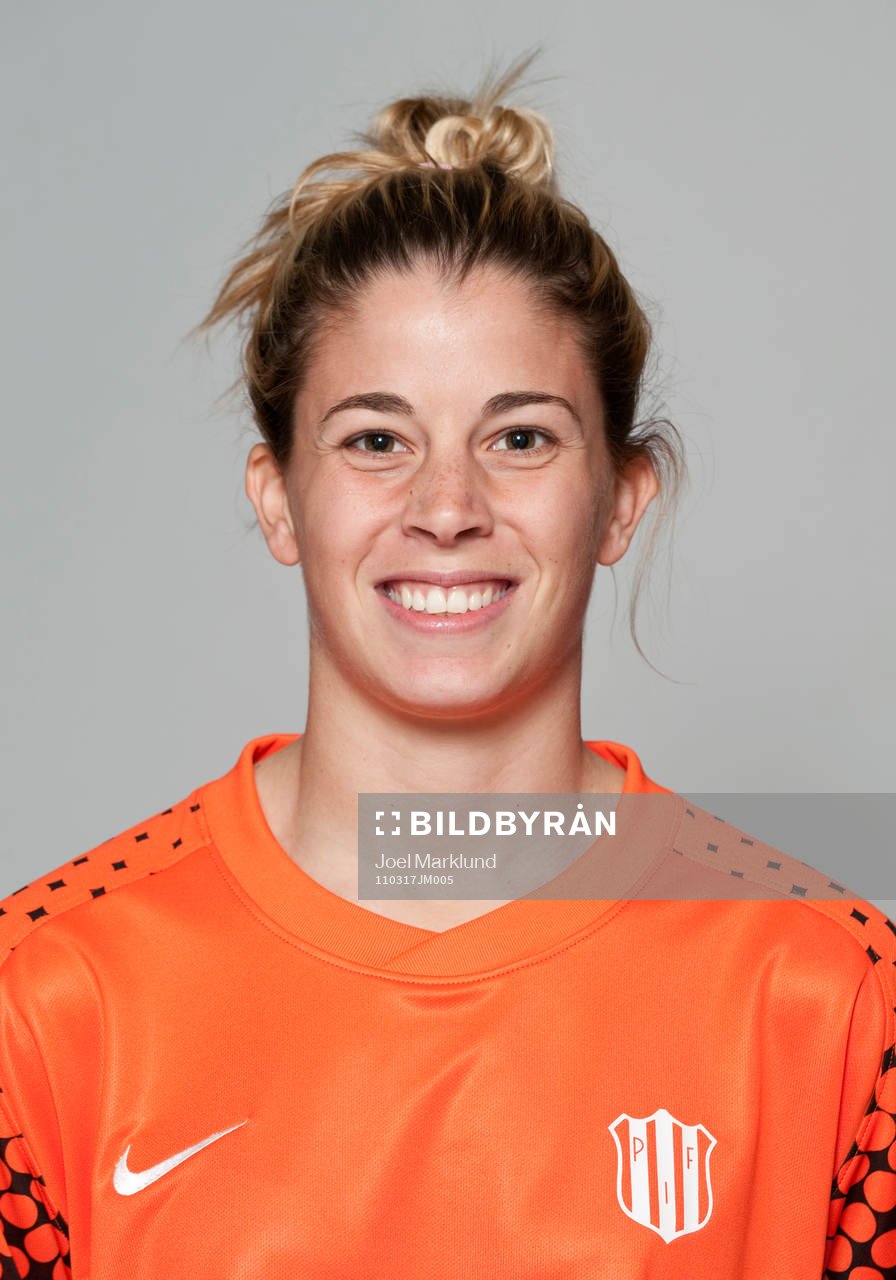 Stephanie Labbé