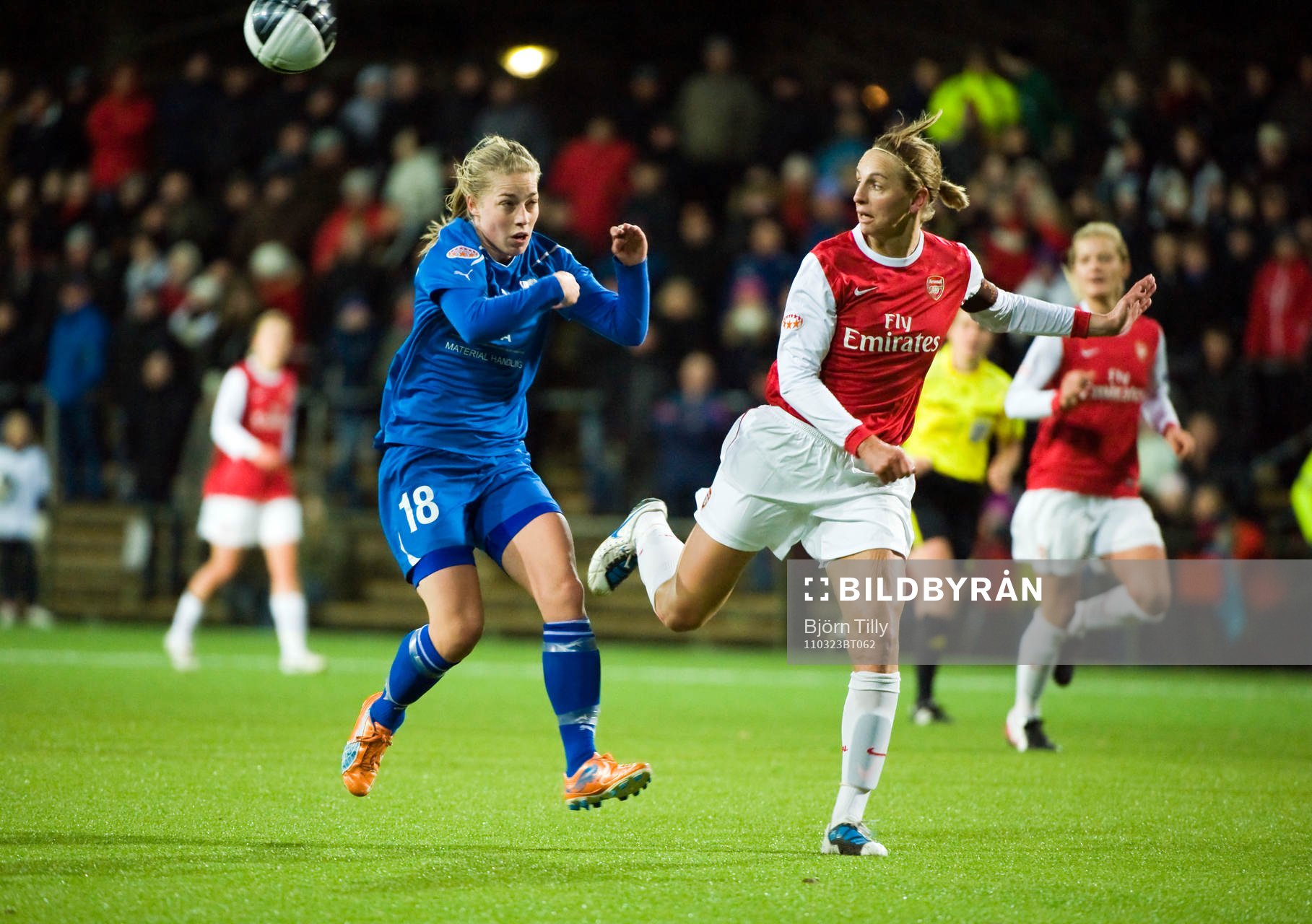  Linda Sällström, Linköping och Faye White, Arsenal.