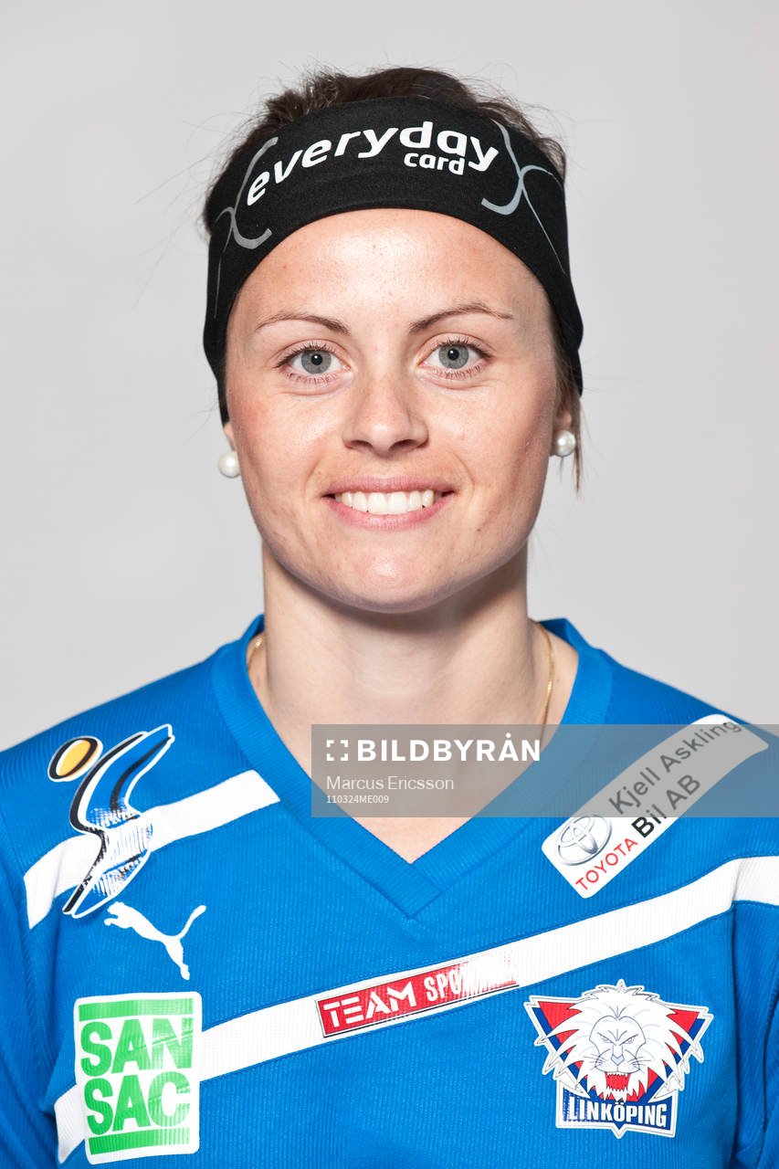 Nora Holstad