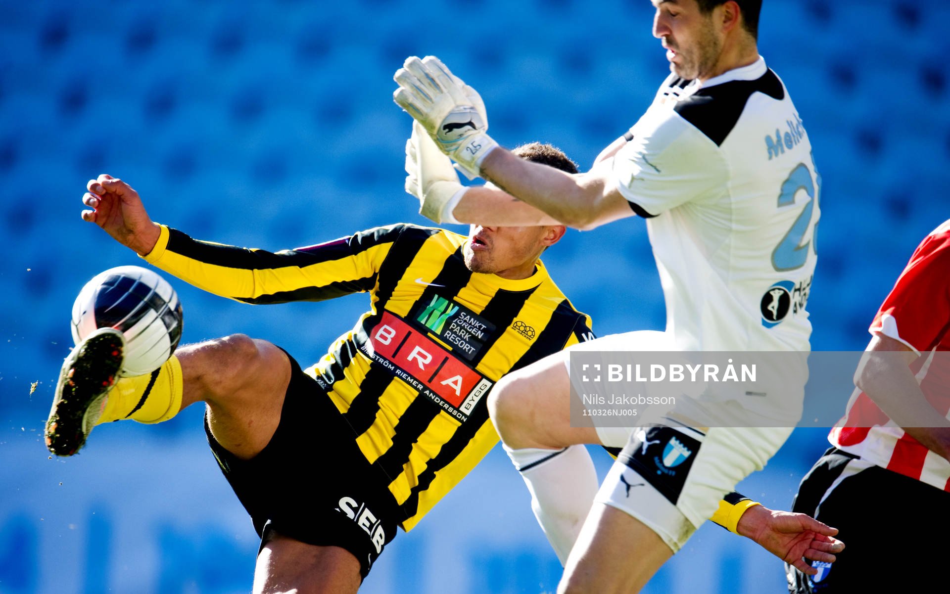 Mathias Ranégie, Häcken gör 0-1 bakom Dusan Melichárek,