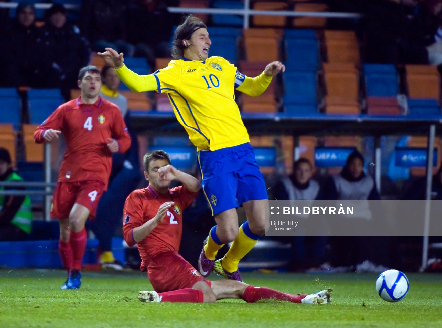 Igor Armasü, Moldavien och Zlatan Ibrahimovic, Sverige