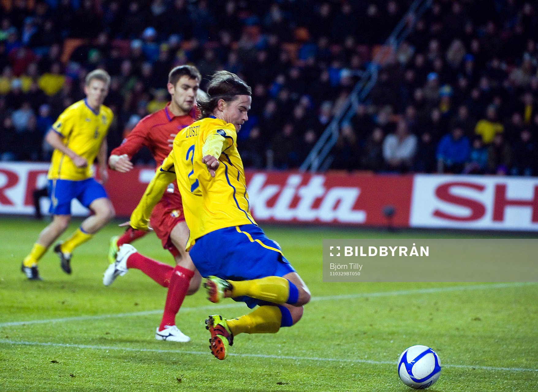 Mikael Lustig, Sverige på väg att göra 1-0