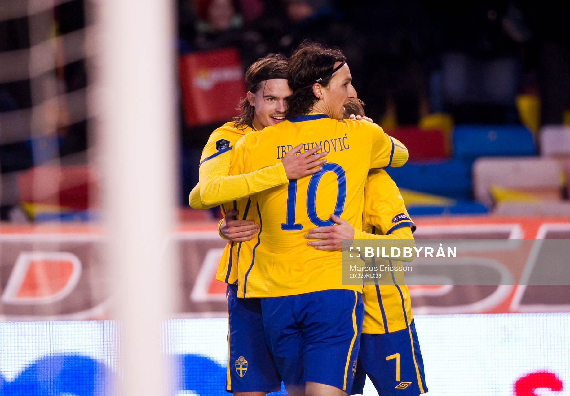 Mikael Lustig, Sverige kramas om