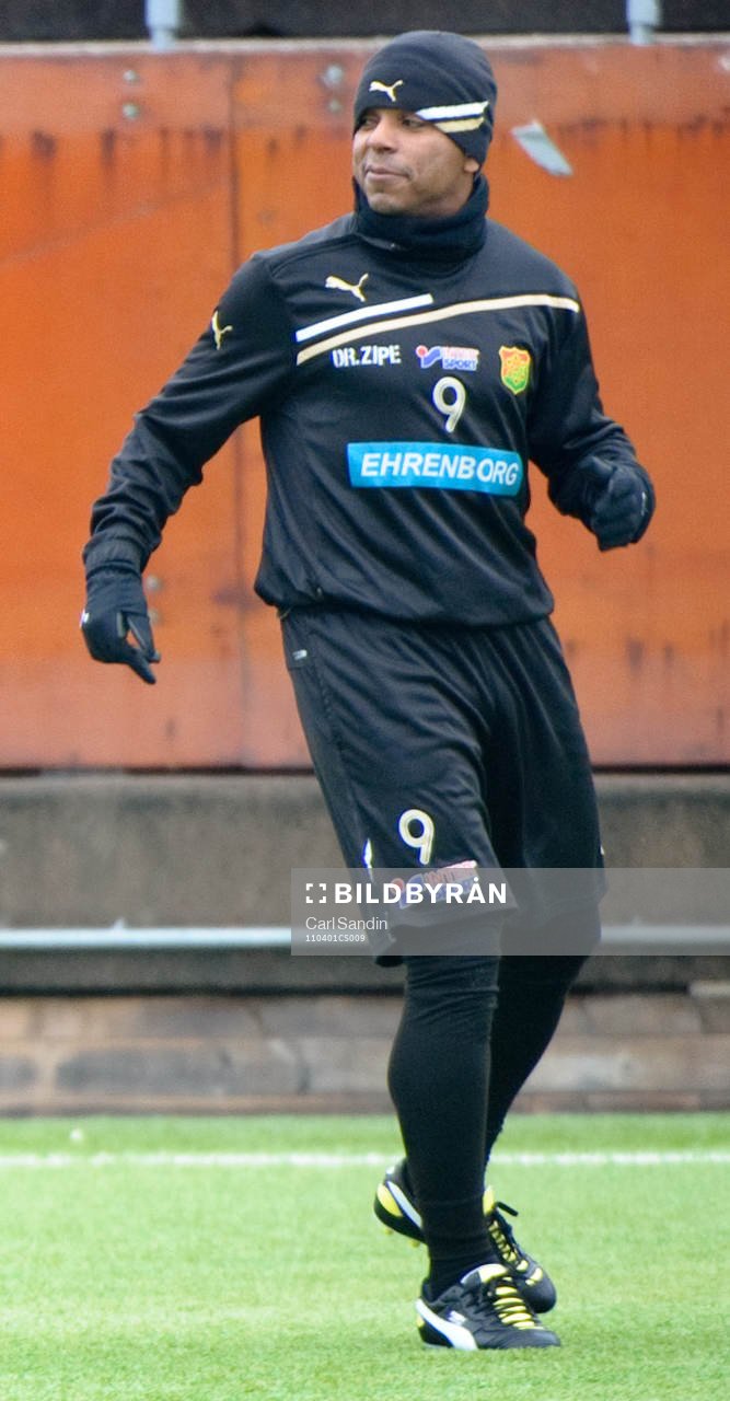 Alvaro Santos, Gais