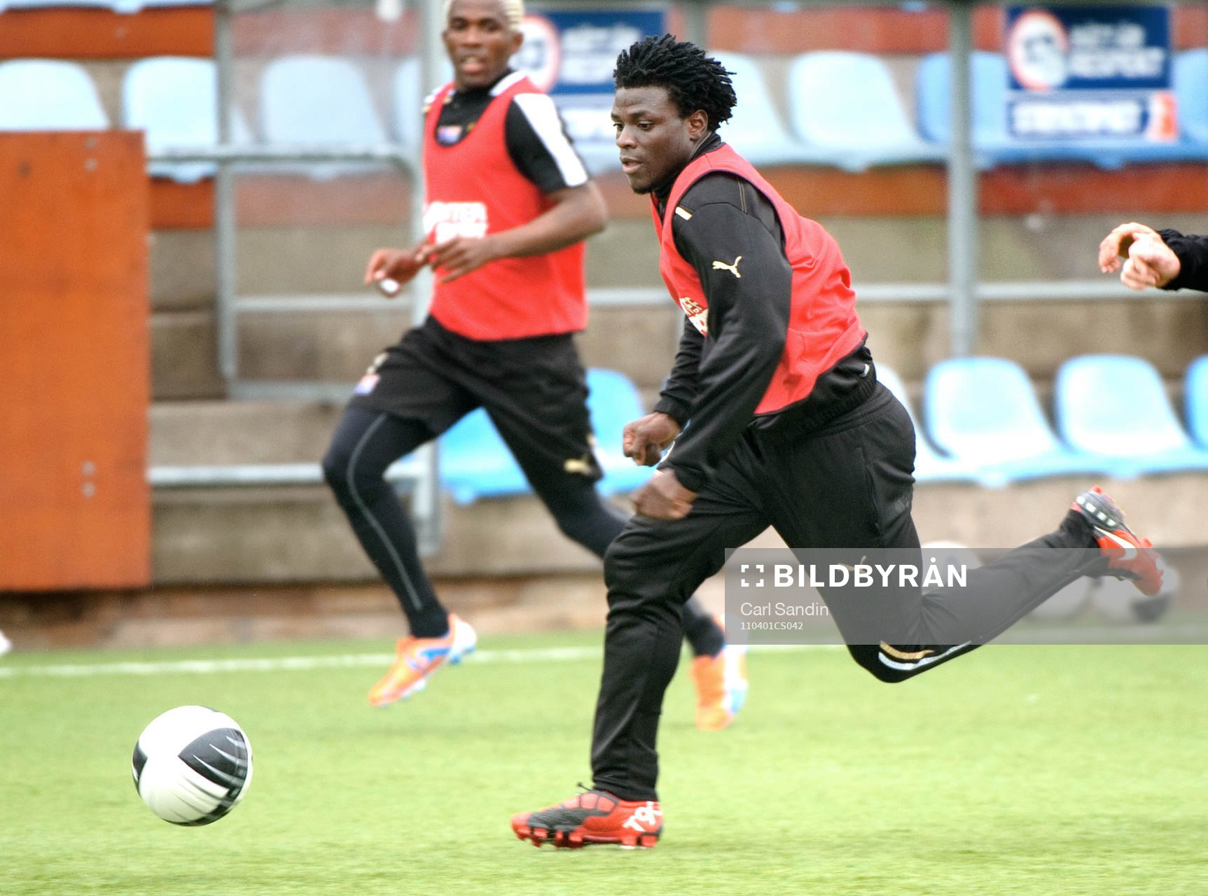 Razak Omotoyossi, Gais