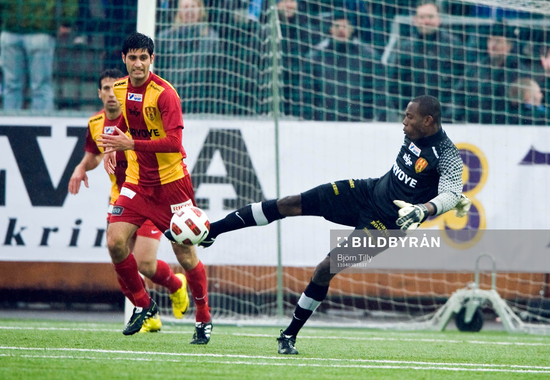 Rabi Elia och Dwayne Miller, målvakt, Syrianska