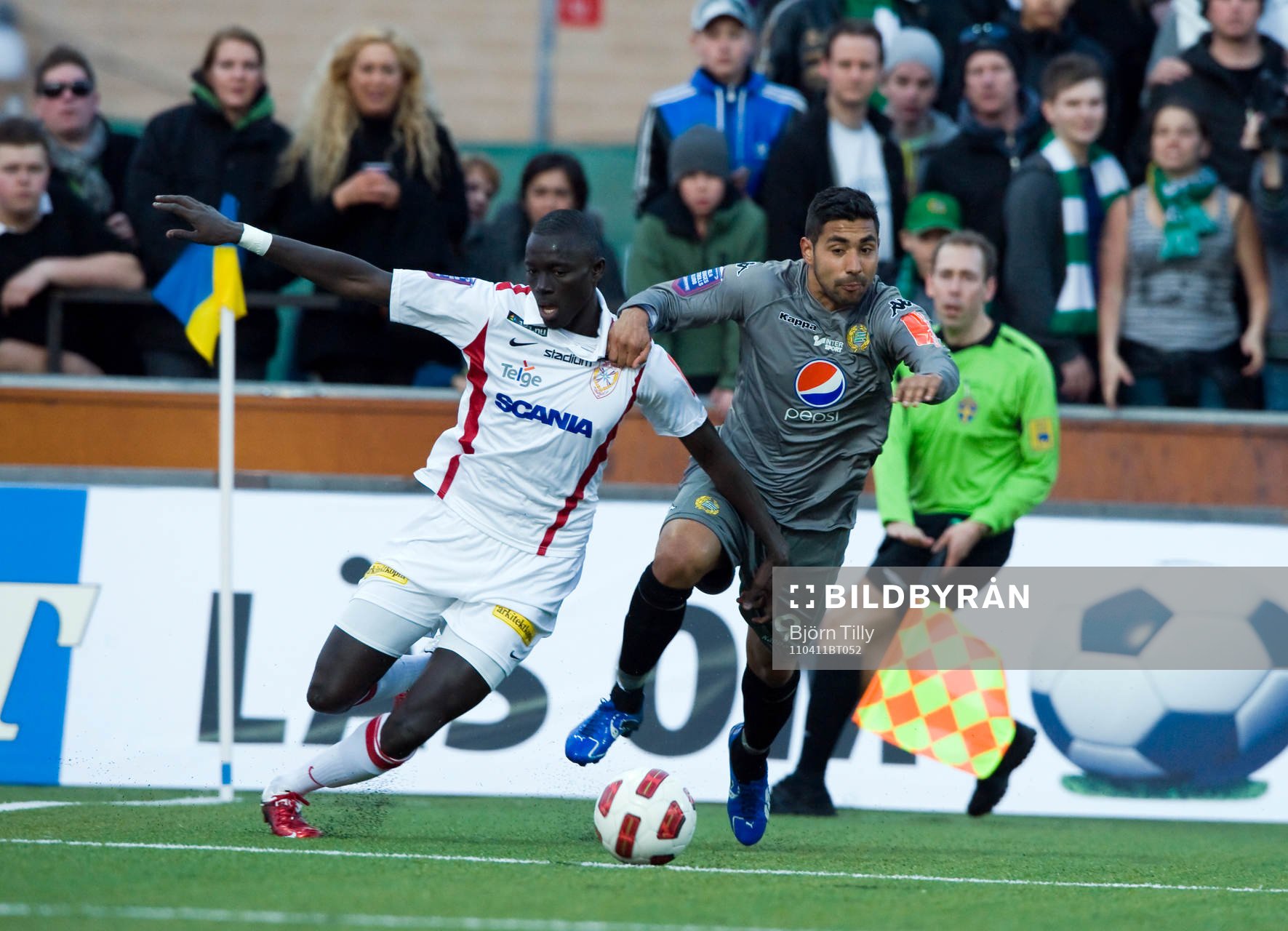 Mohammed Mbye, Assyriska och Sebastian Castro-Tello,