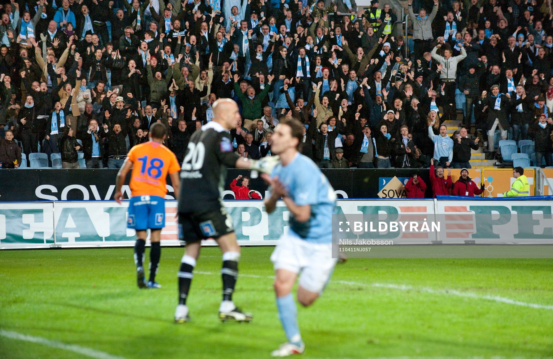 Agon Mehmeti, Malmö FF gör mål, jubel på läktaren