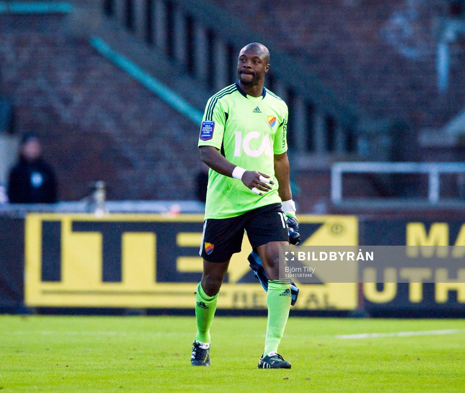 Pa Dembo Touray, målvakt, Djurgården utvisad