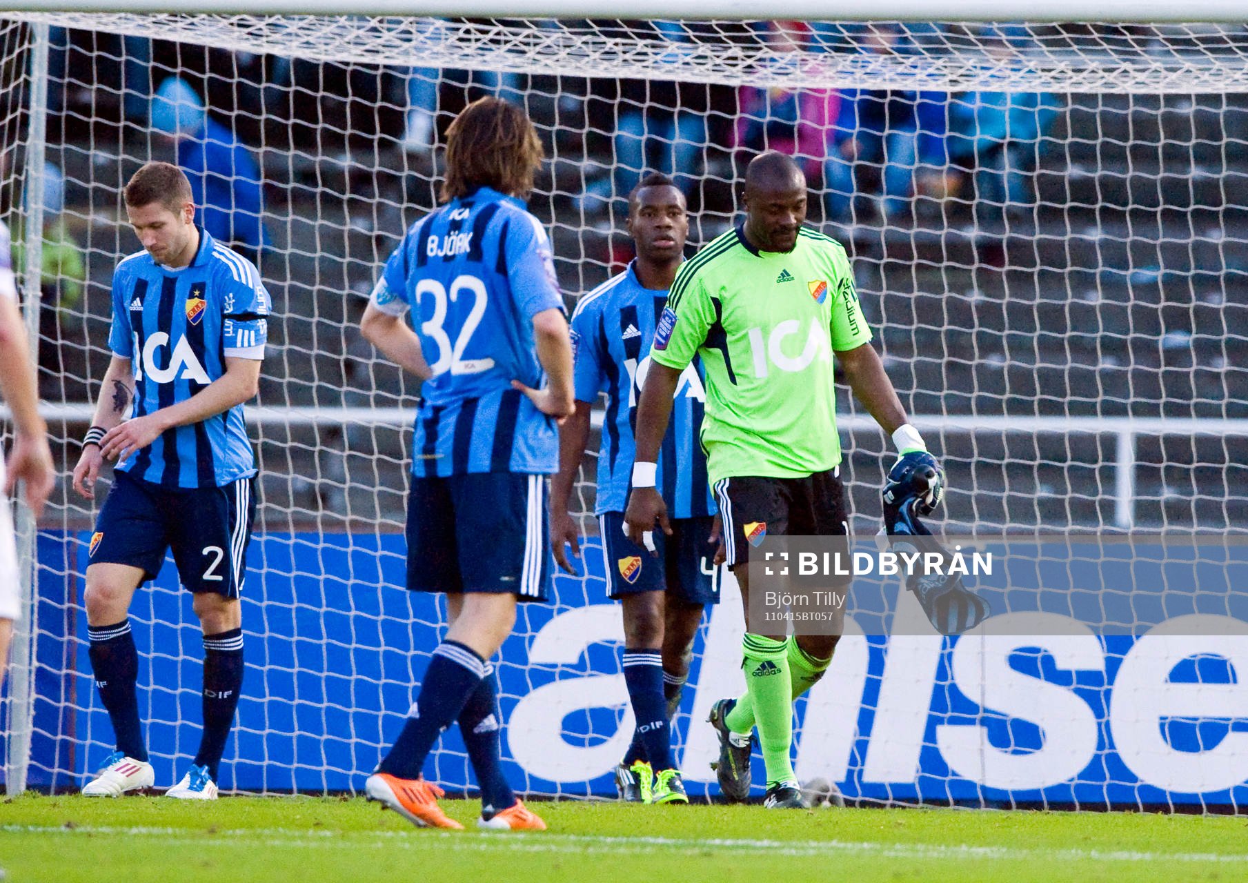 Pa Dembo Touray, målvakt, Djurgården utvisad