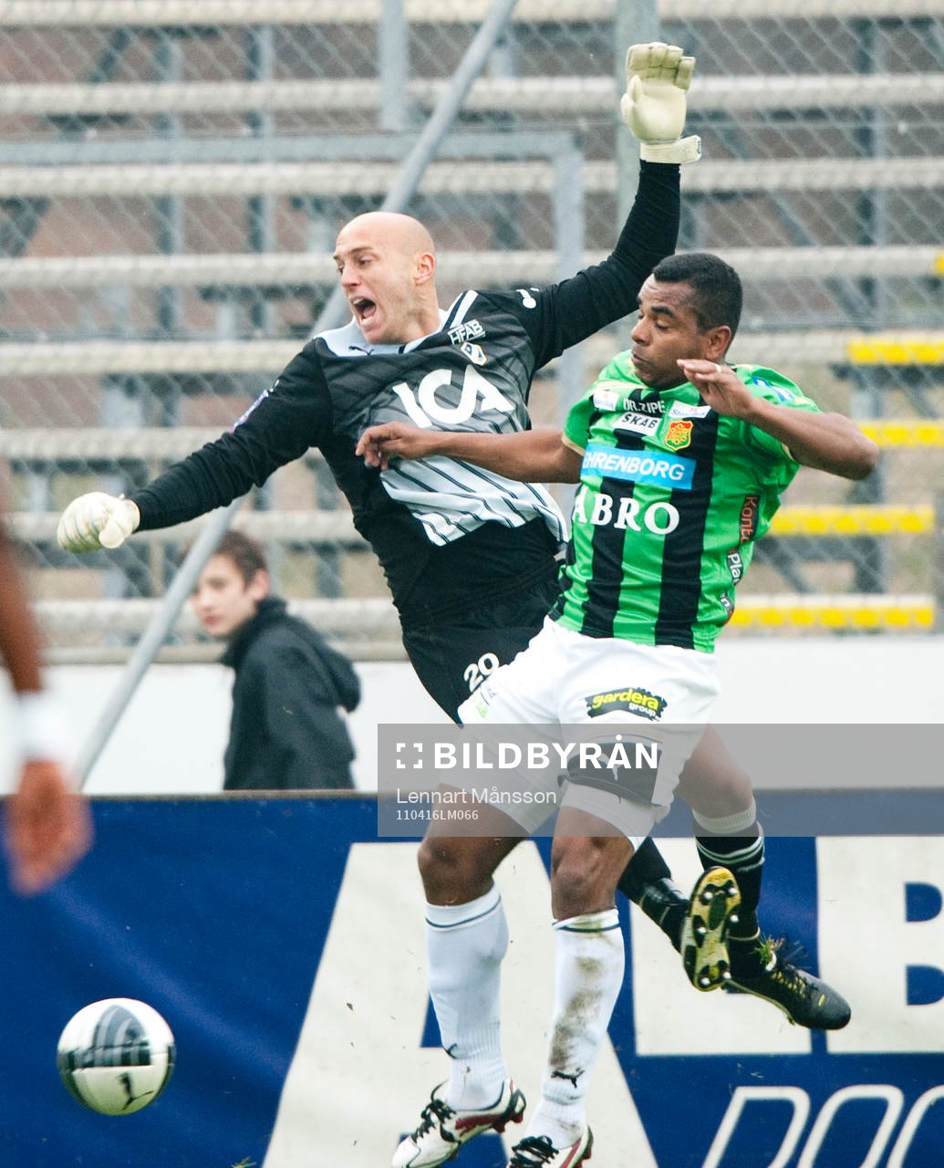 C. Nauzet Perez, Målvakt, Halmstad mot Alvaro Santos, Gais