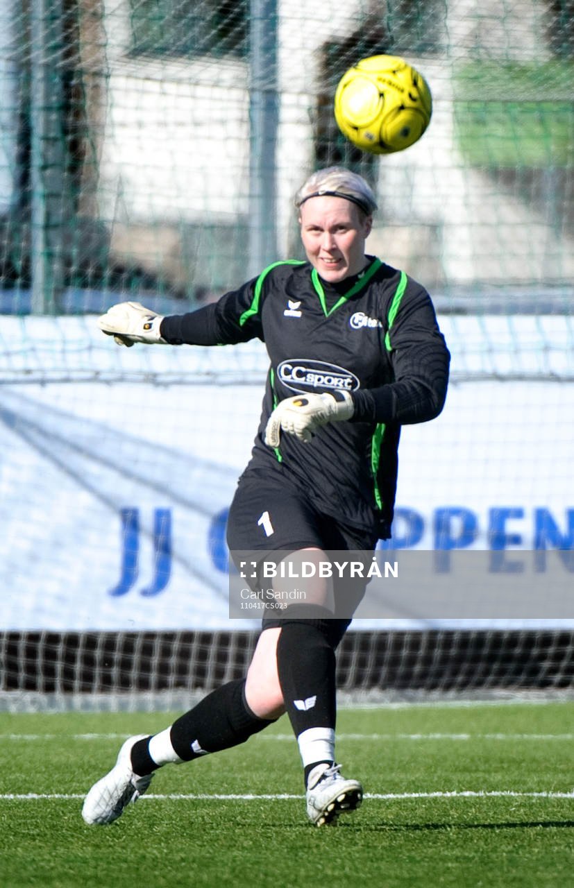  Sandra Sigurdardóttir, målvakt.
