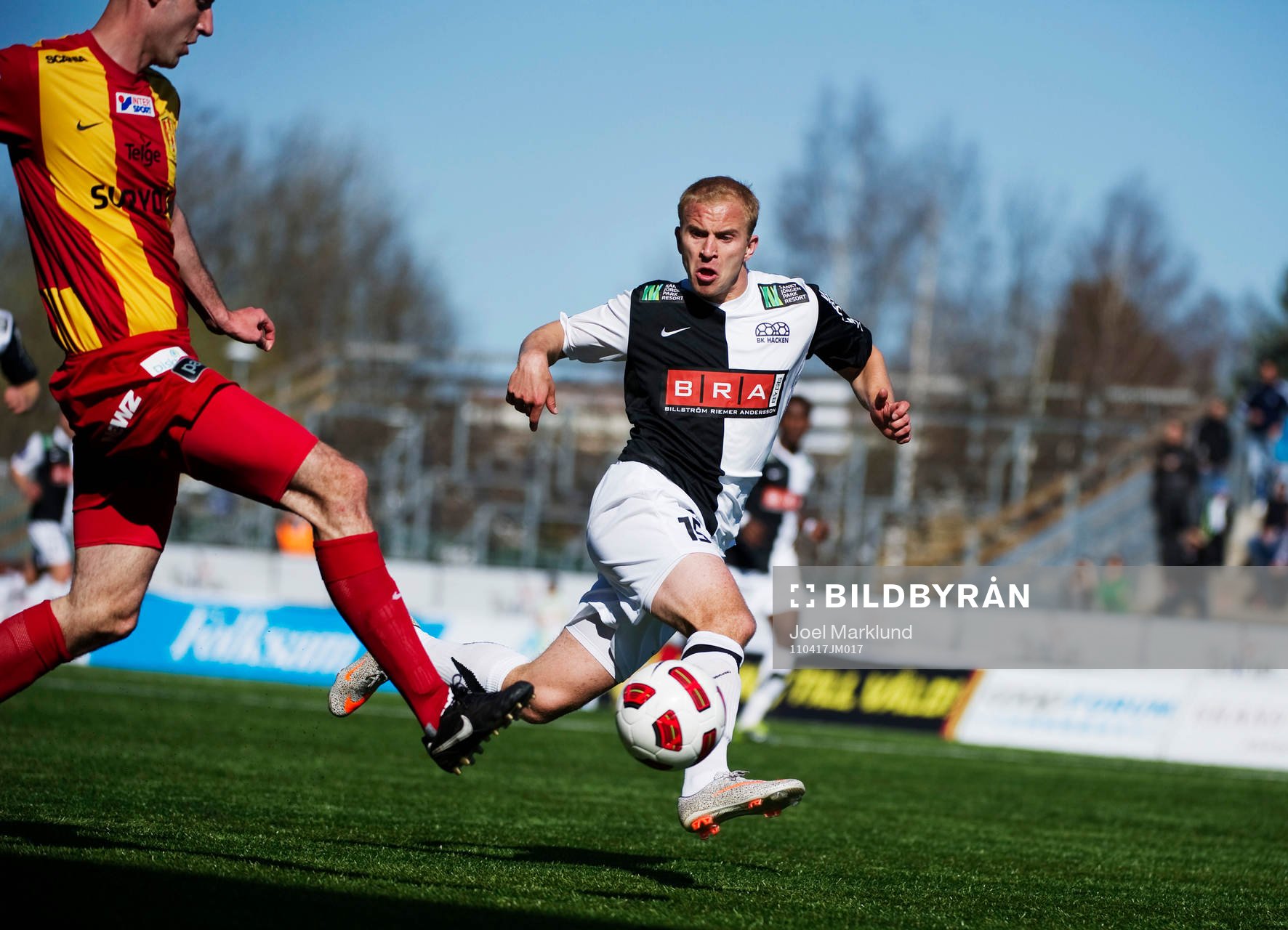 Kari Arkivuo, Häcken, jagar bollen