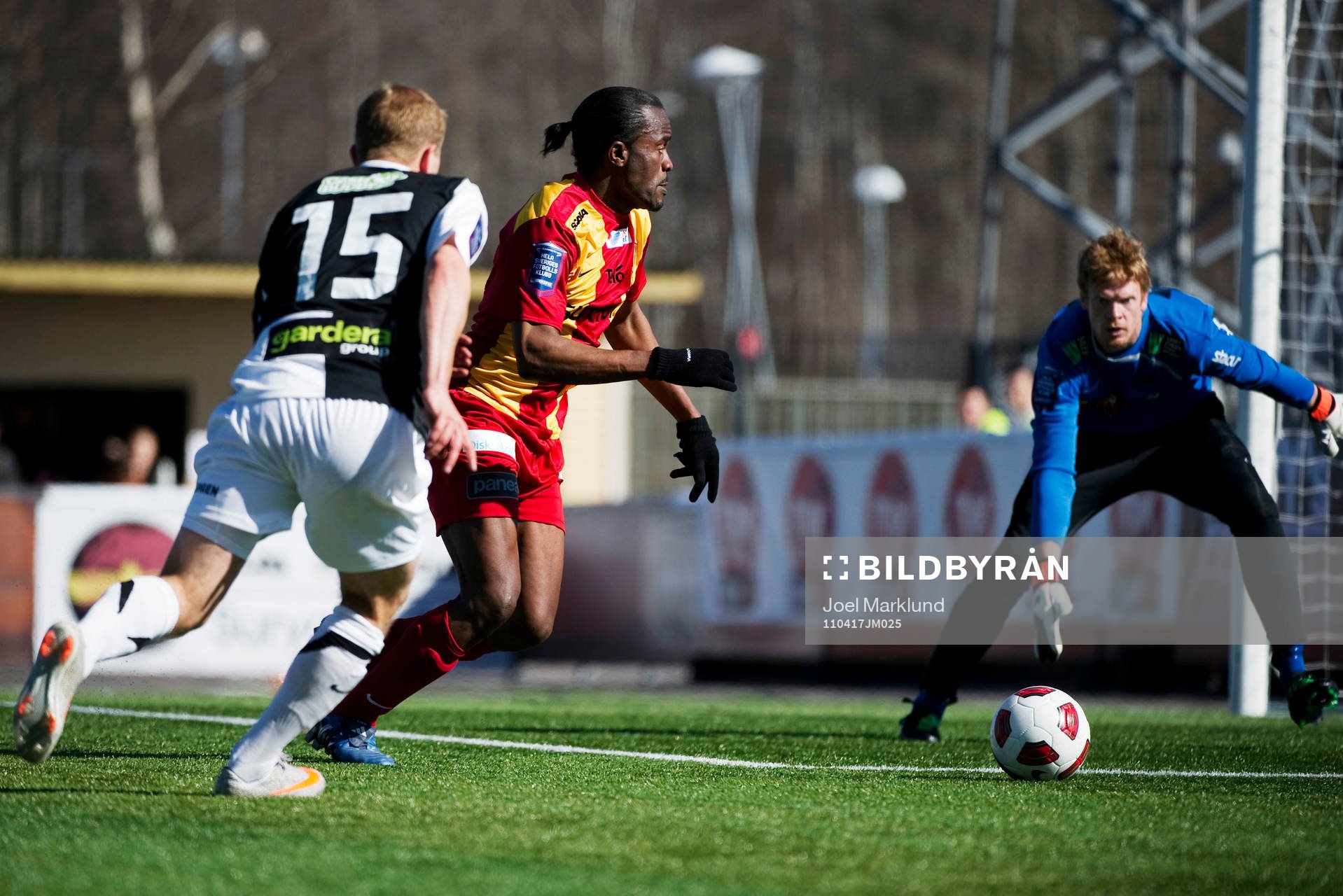 Peter Ijeh, Syrianska, oroar framför mål