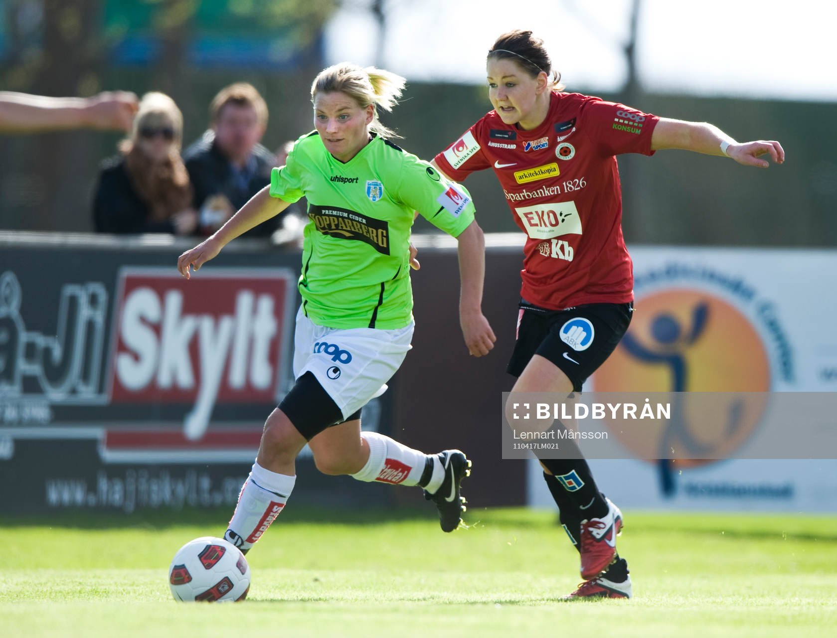 Sara Linden, Göteborg, jagas av Mia Carlsson, Kristianstad