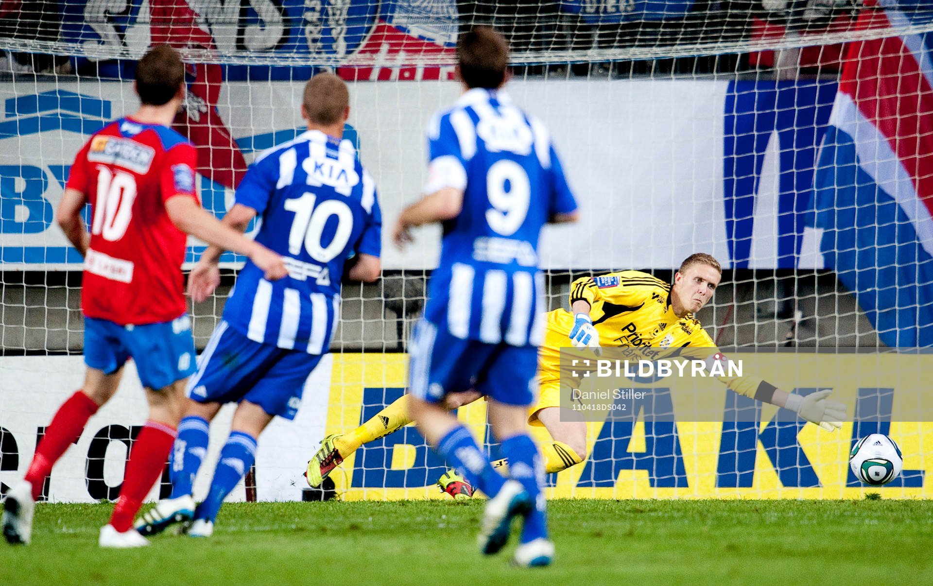 Alexander Gerndt, Helsingborg, gör 2-1 bakom Marcus