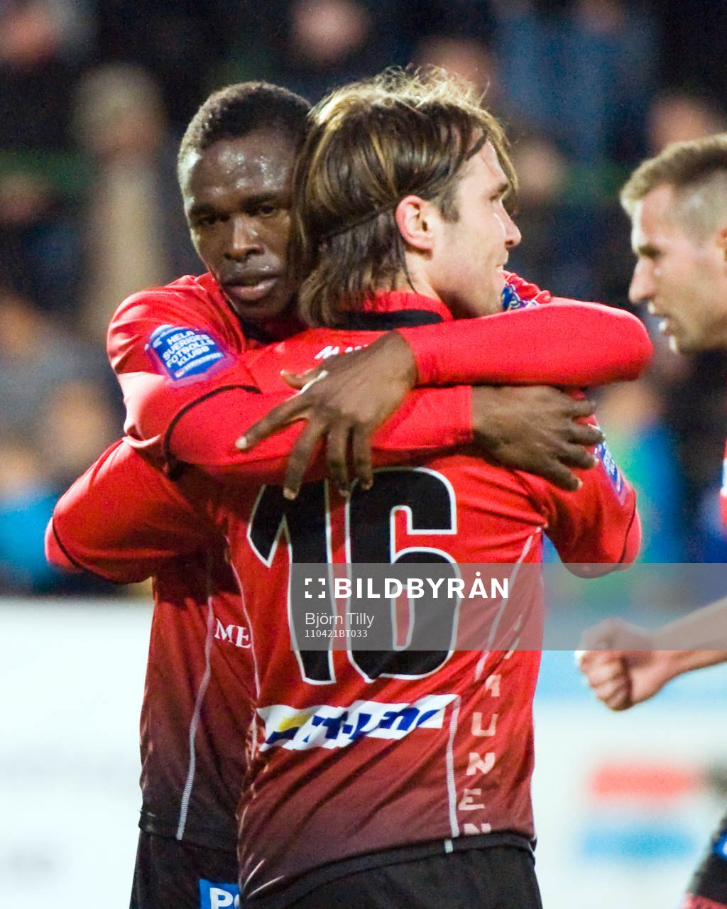 Ibrahim Koroma och Tuomo Turunen,  jubel