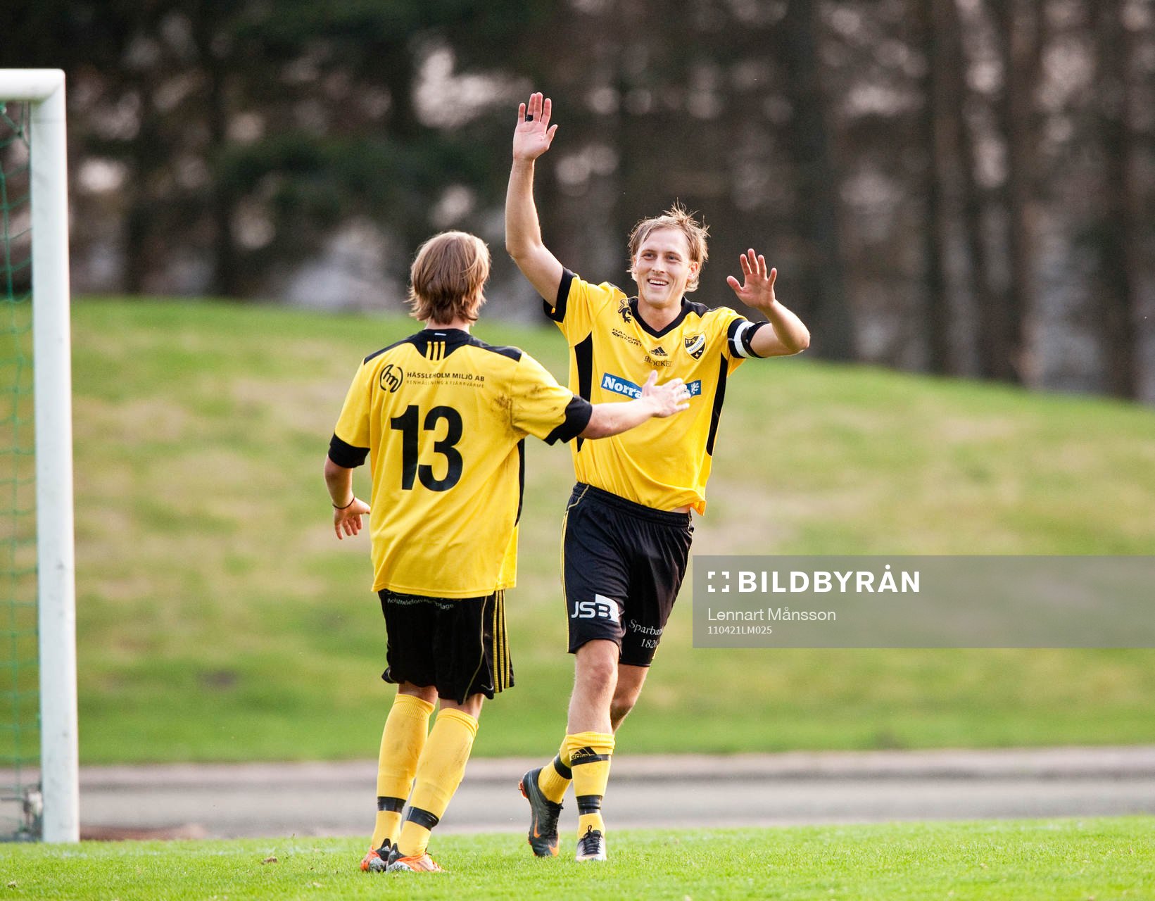 Straff, 2-0, Bobby Alm Nilsson, som låter Tokelo Tike