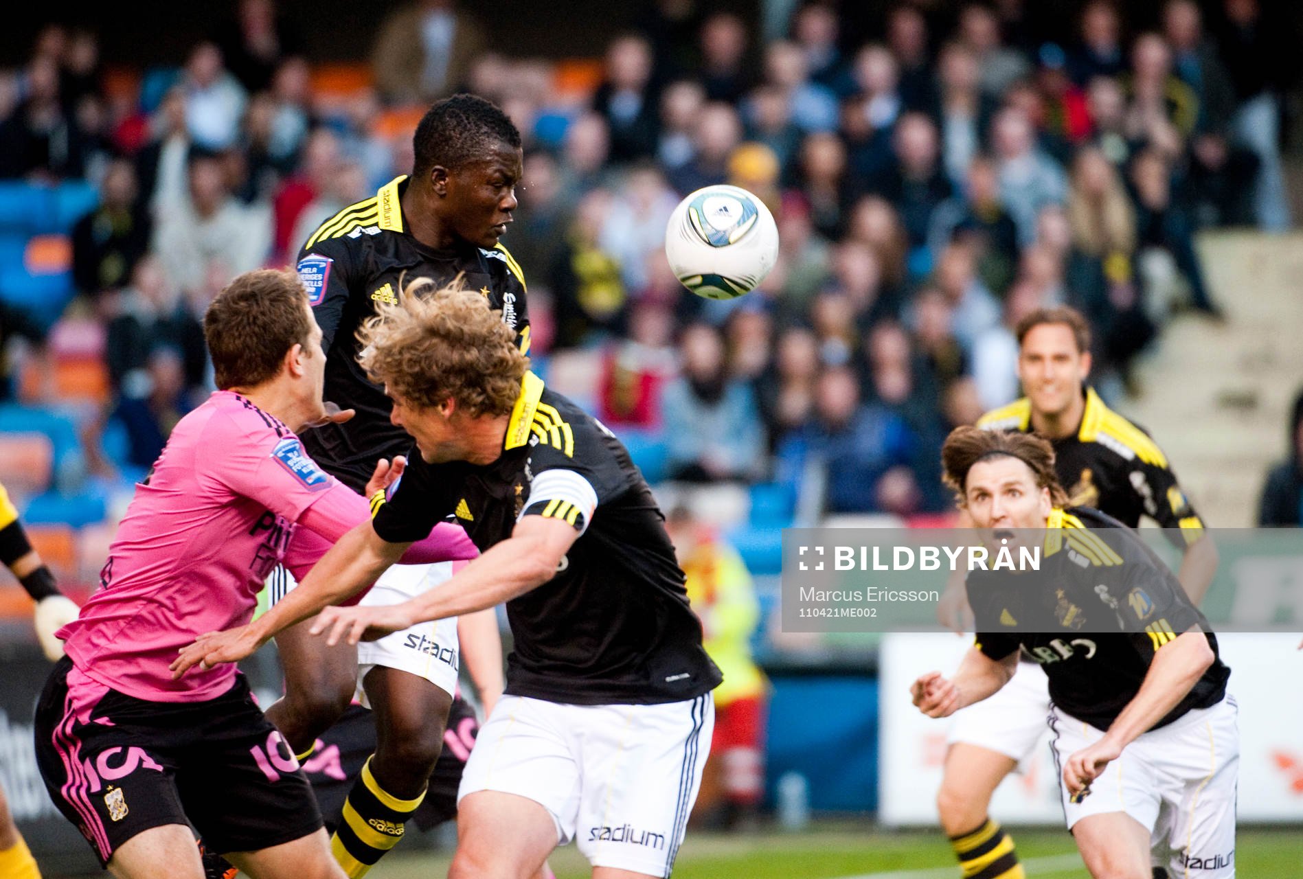 Hörna och Ibrahim Bangura, AIK har ögonen på bollen