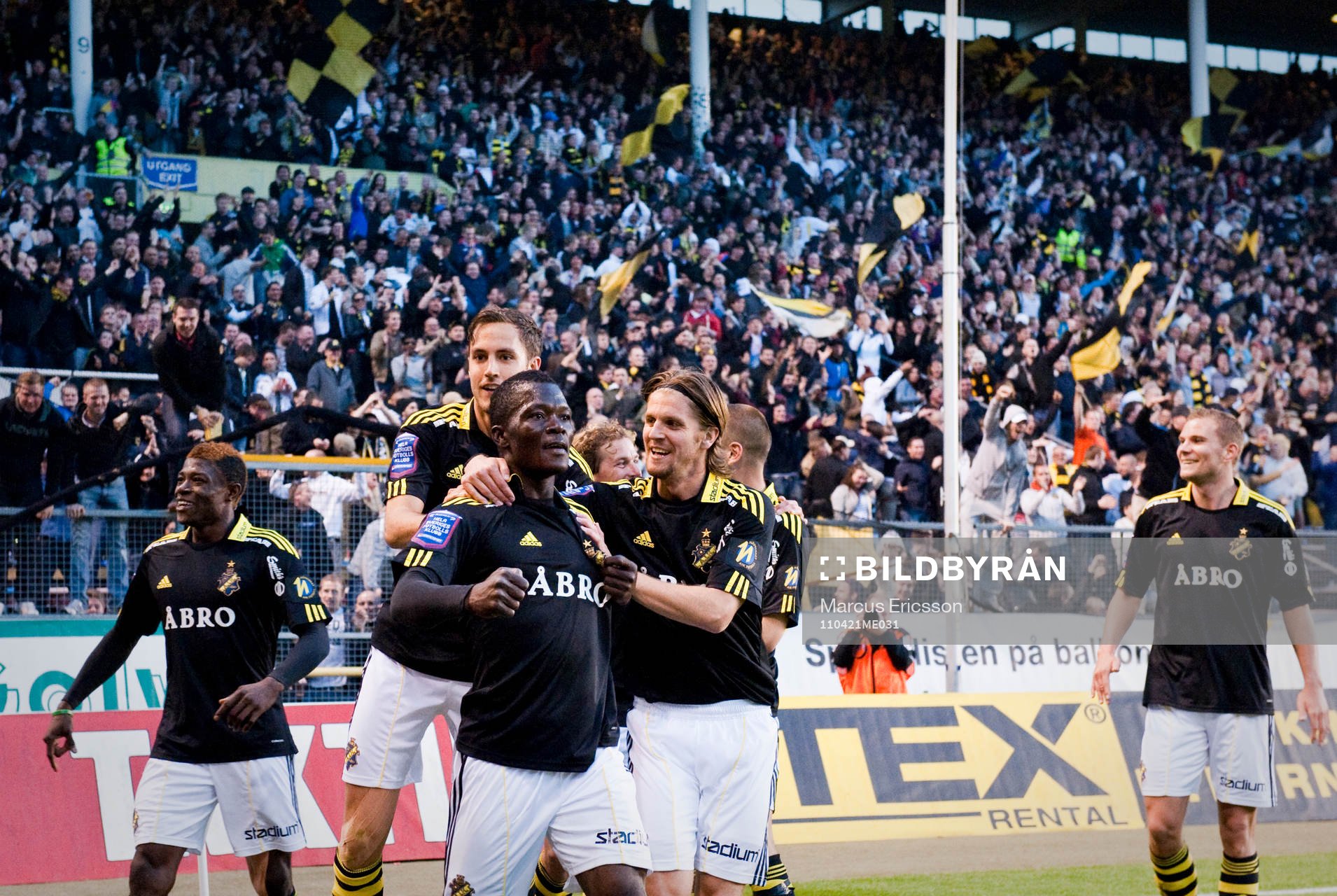 AIK och Ibrahim Bangura i jubel