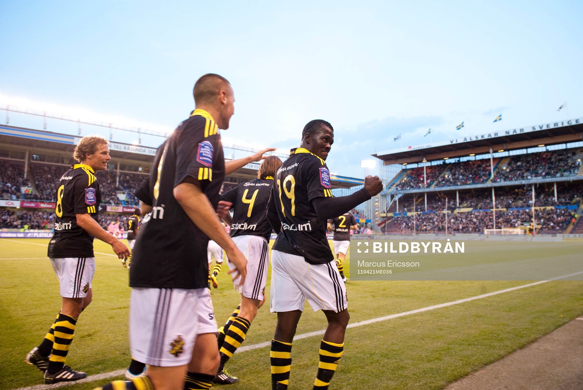AIK och Ibrahim Bangura i jubel