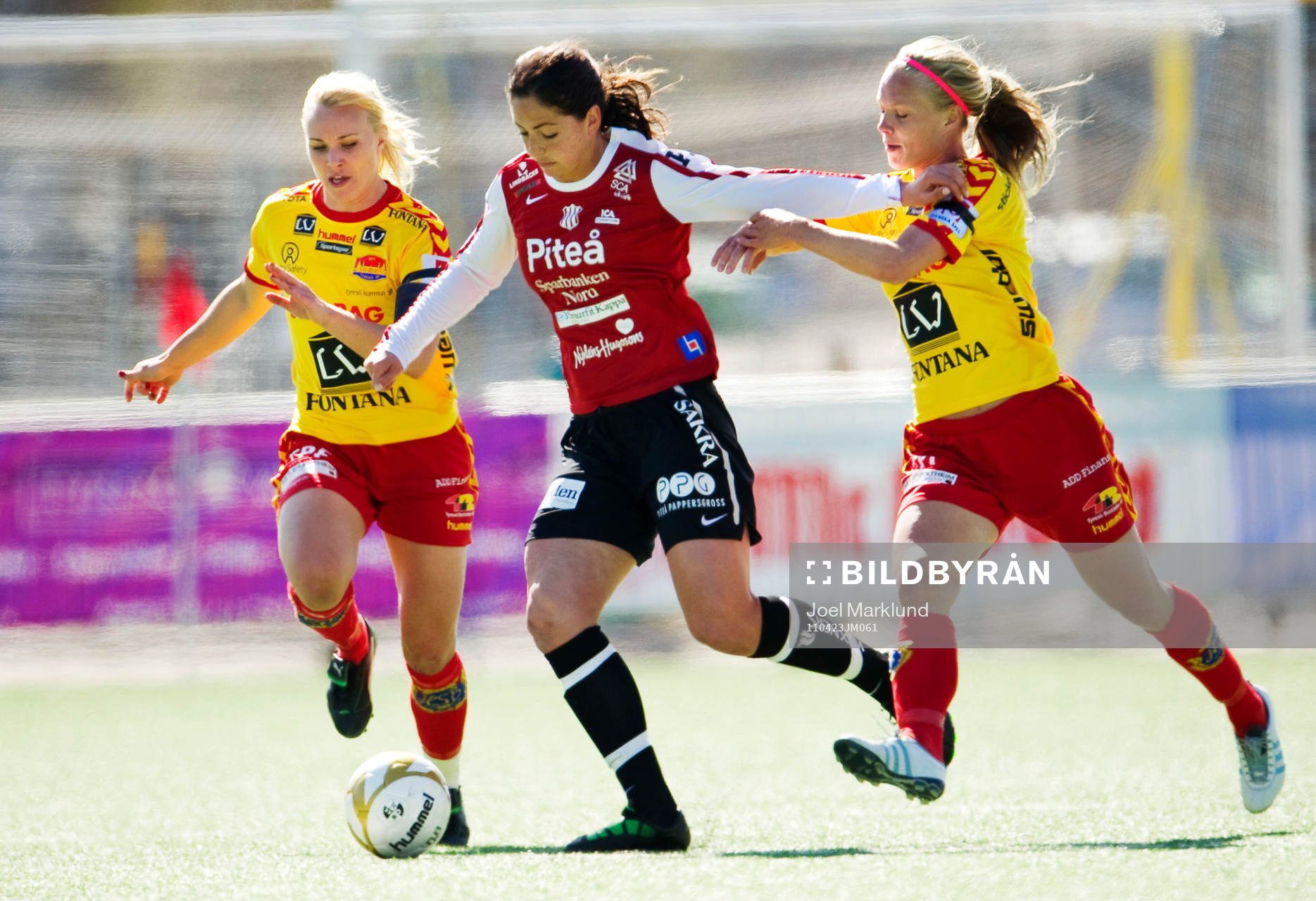 Fiona O'Sullivan, Piteå, kämpar mot Johanna Frisk och
