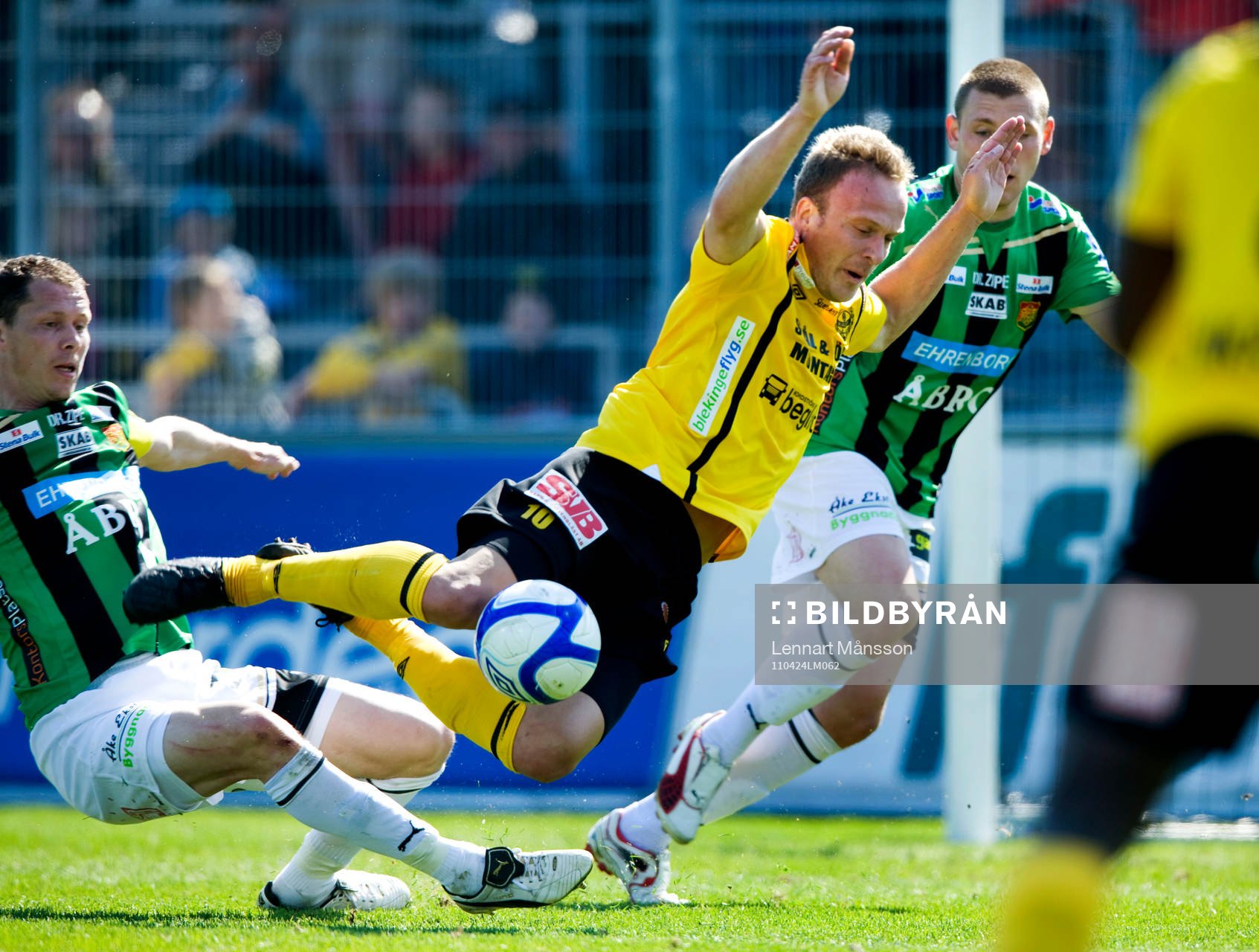Straff,  Marcus Ekenberg, Mjällby, fälls av Fredrik