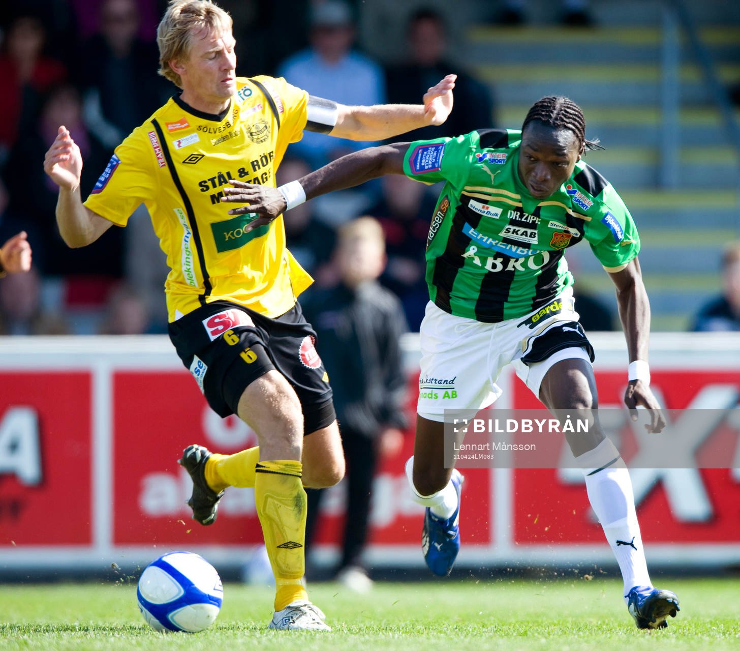 Målskytten Amadaiya Rennie, Gais, och Patrik Rosengren,