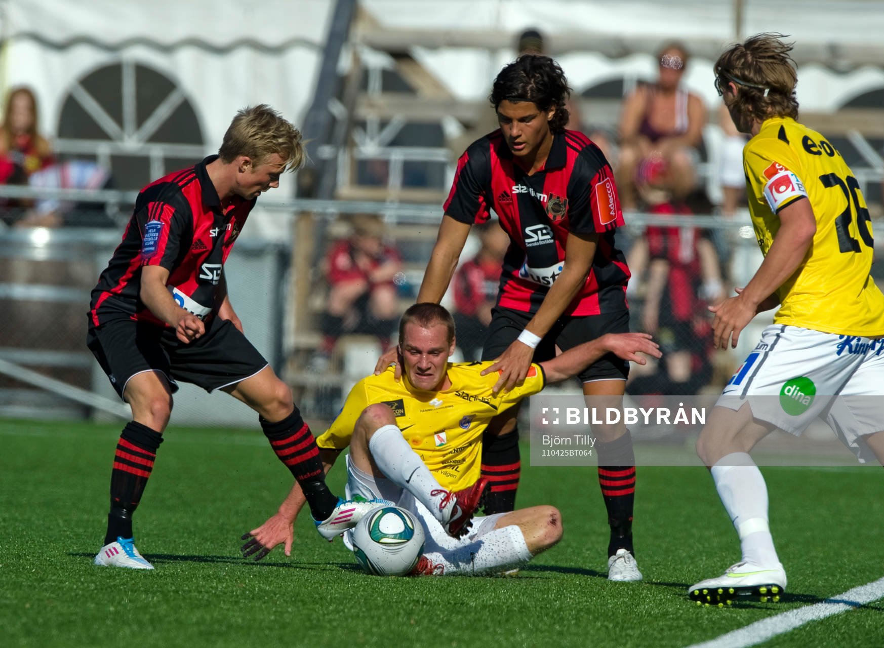 Pontus Åsbrink, Miiko Albornoz, Brommapojkarna och