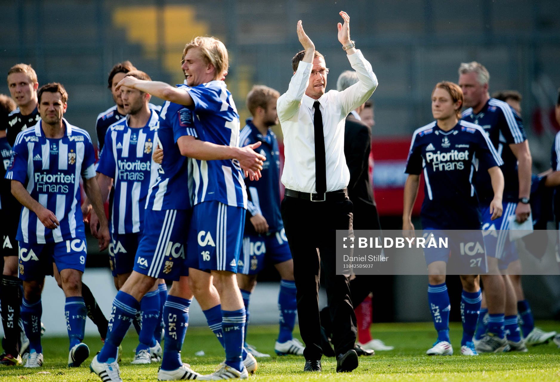 Jonas Olsson, tränare IFK Göteborg, är glad