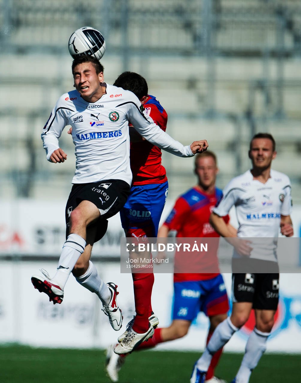 Alejandro Bedoya, Helsingborg, vinner en nickduell