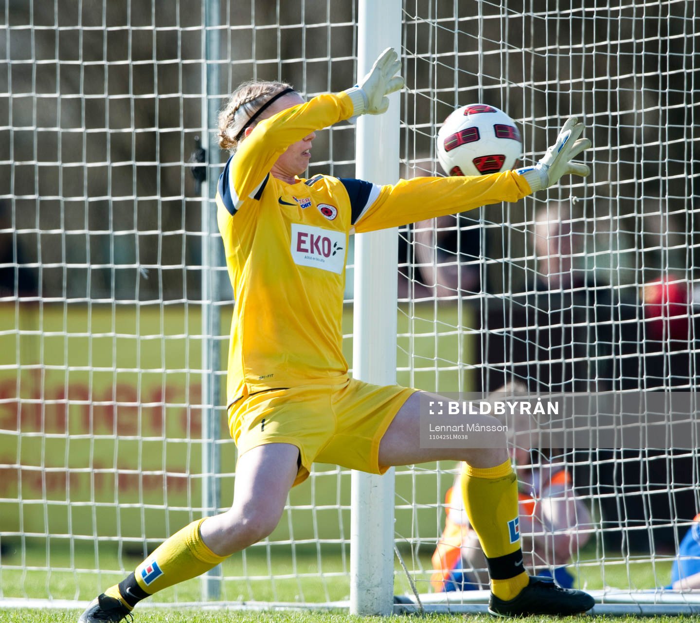  Hedvig Lindahl, Målvakt.