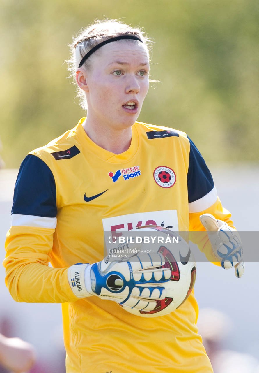 Hedvig Lindahl, Målvakt