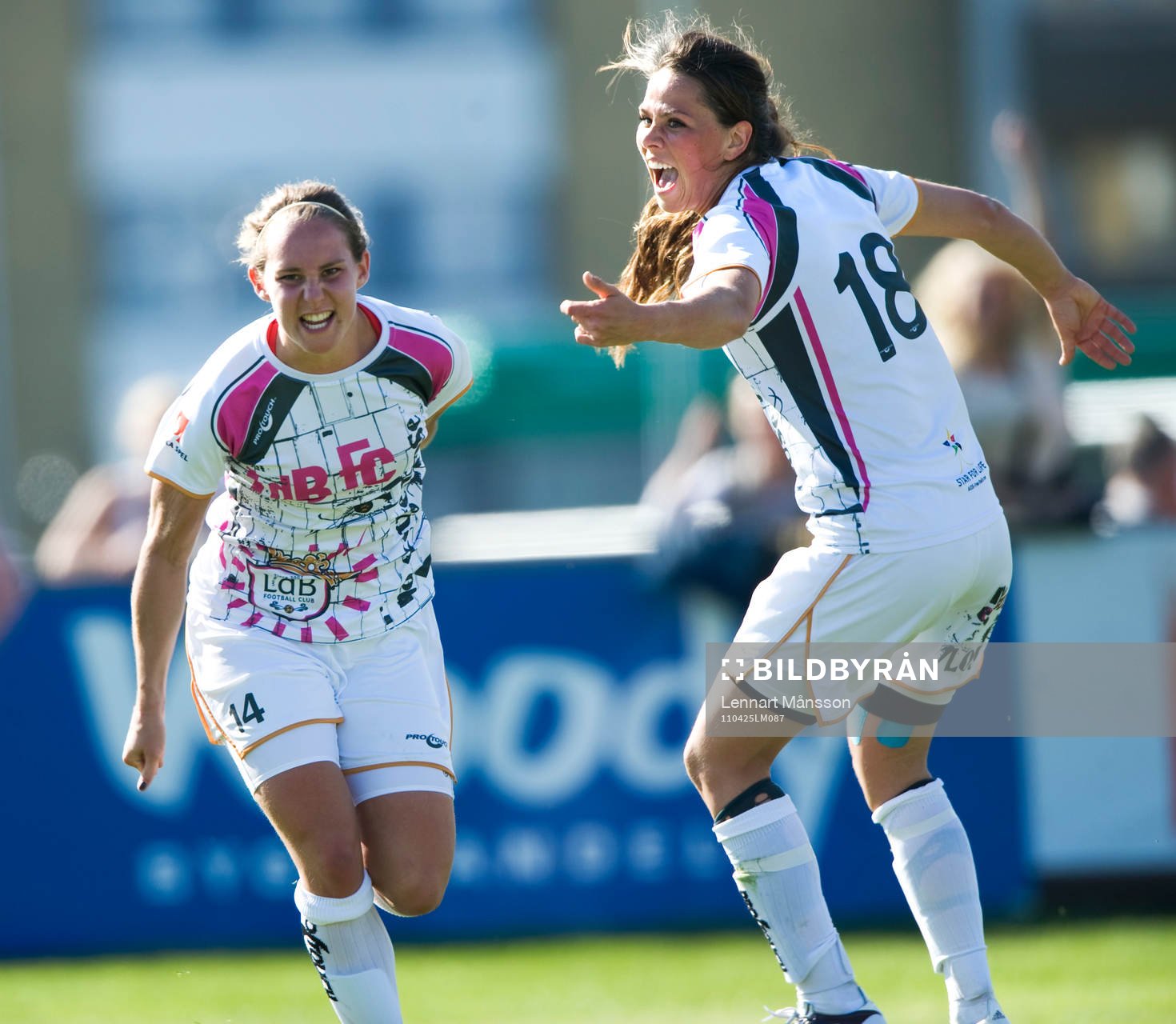 0-1, Manon Melis, Ldb, som grattas av Sara Björk