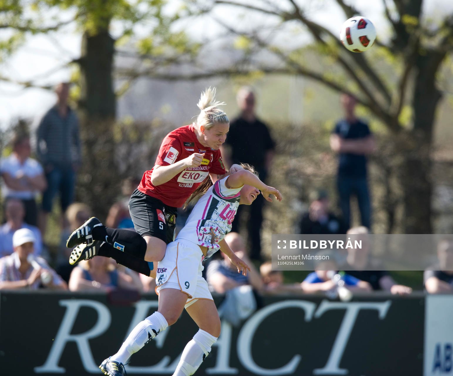 Emelie Johnsson, Kristianstad, trycker Elin Rubensson, Ldb,