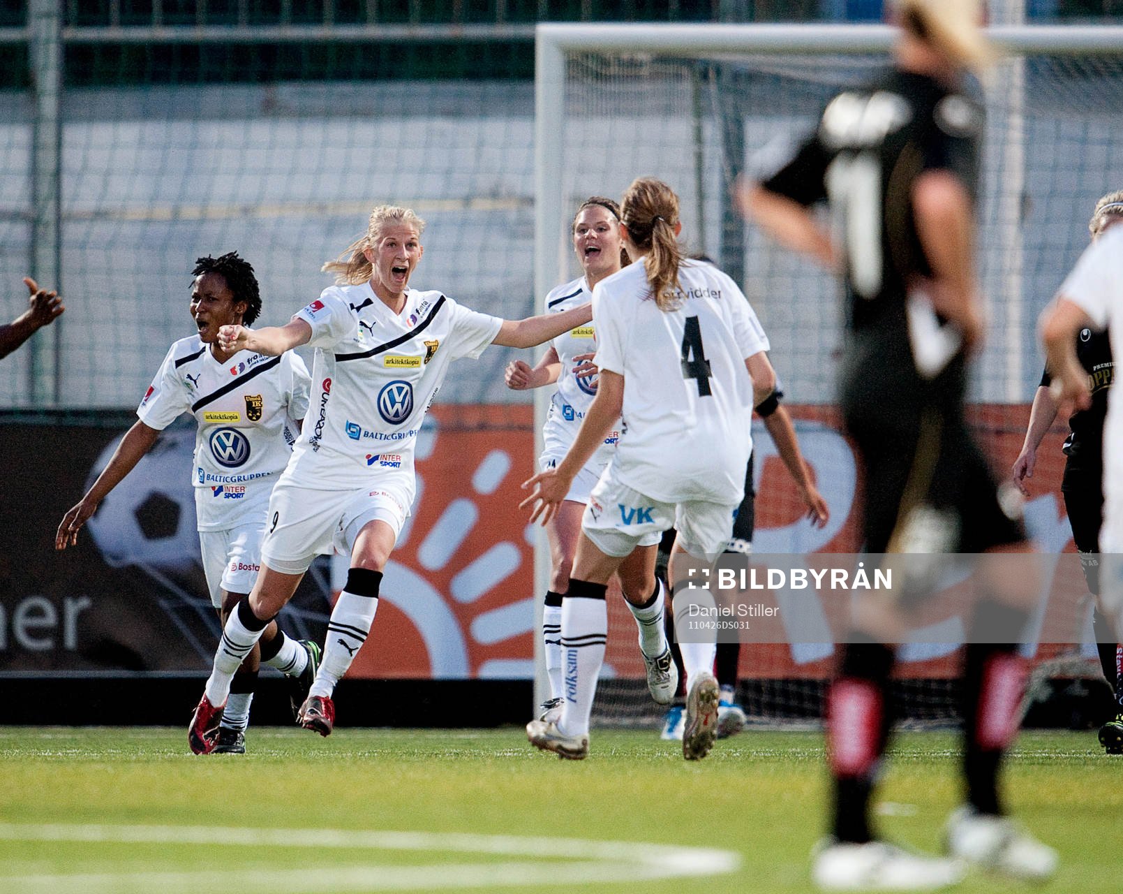 Sofia Jakobsson, Umeå, gör 0-1, jubel