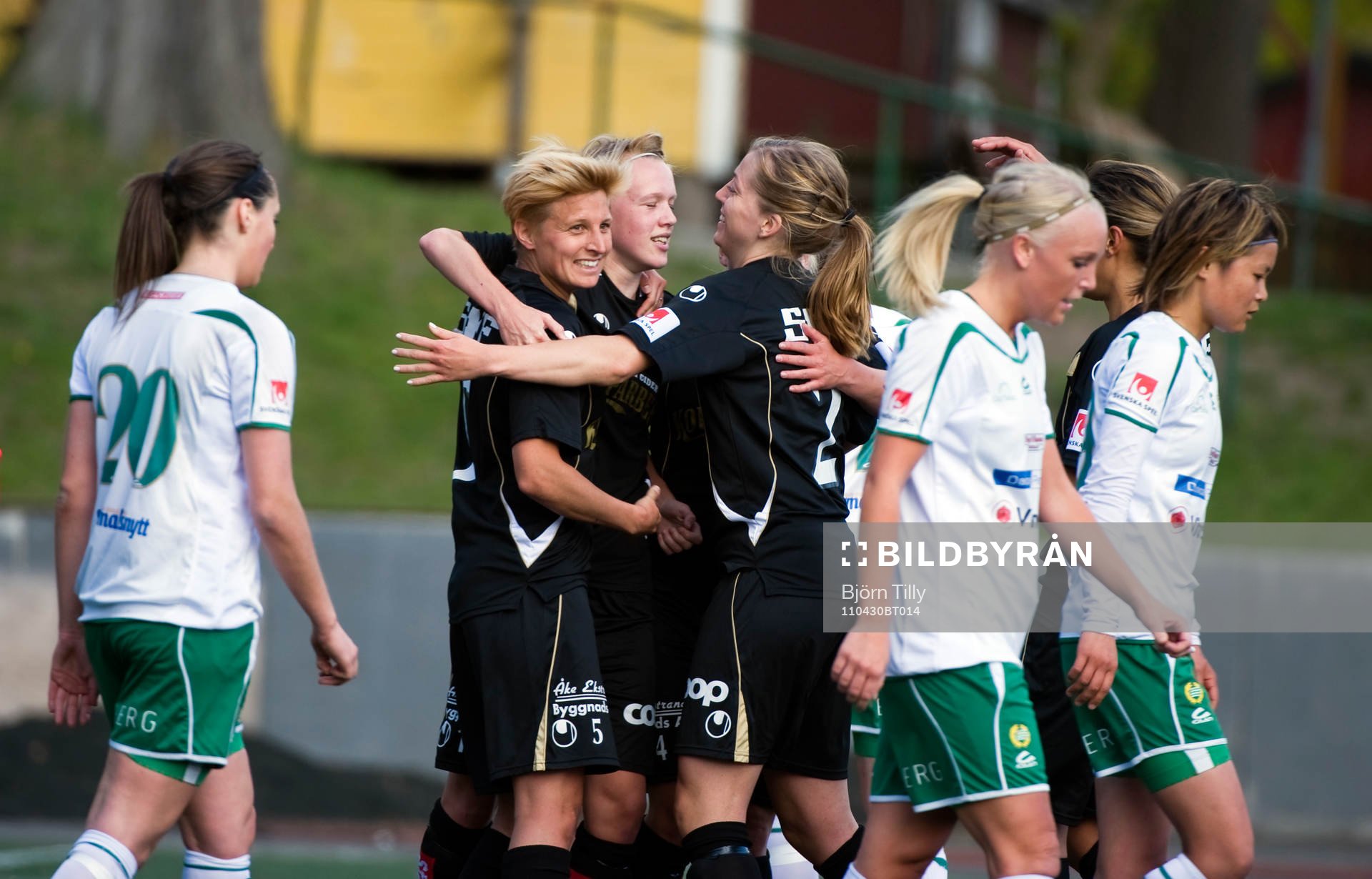  Lisa Ek, Linnea Liljegärd och Linda Sembrant, Kopparbergs/Göteborg, jubel efter 0-1.