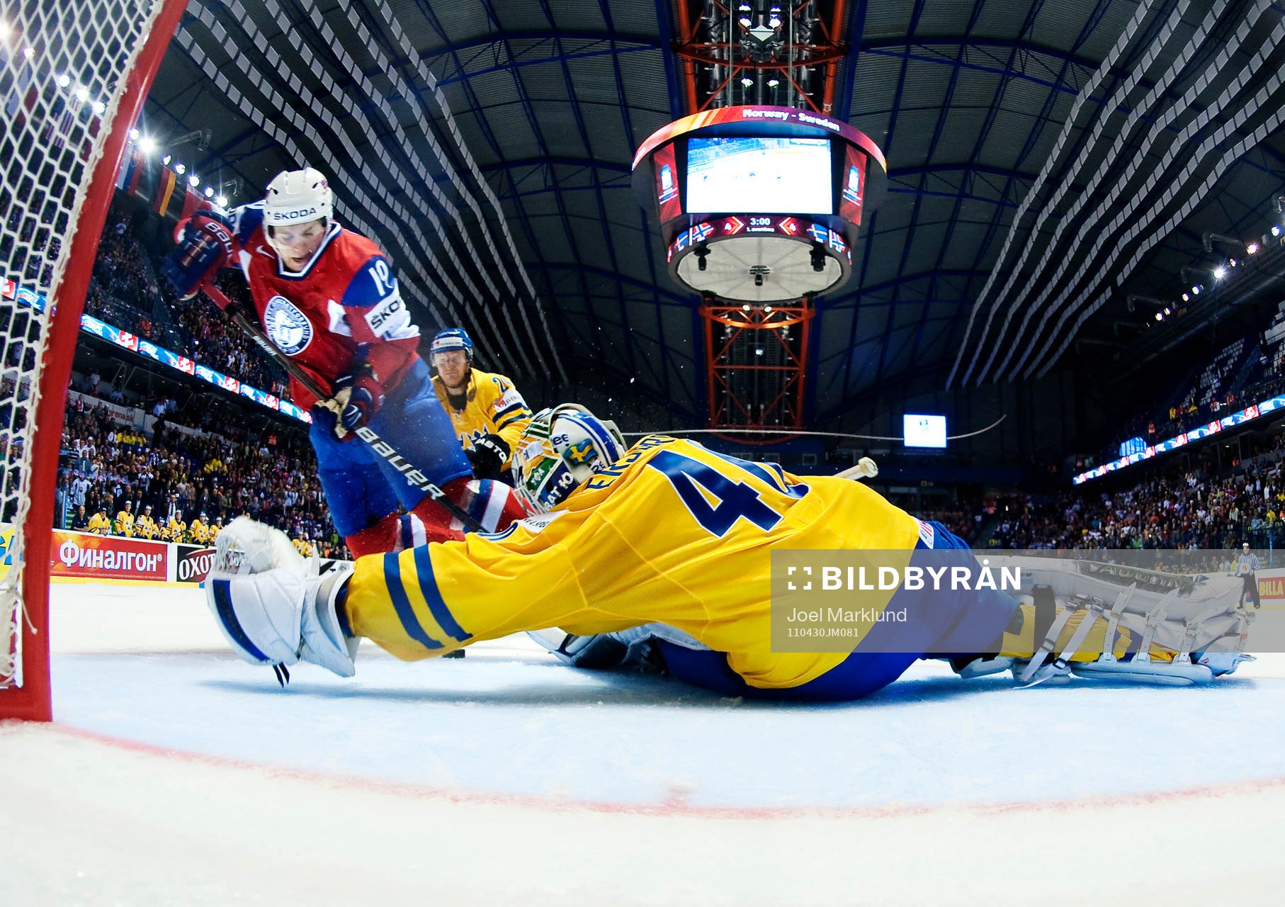 Per Åge Skröder, Norge, oroar framför Erik Ersberg,