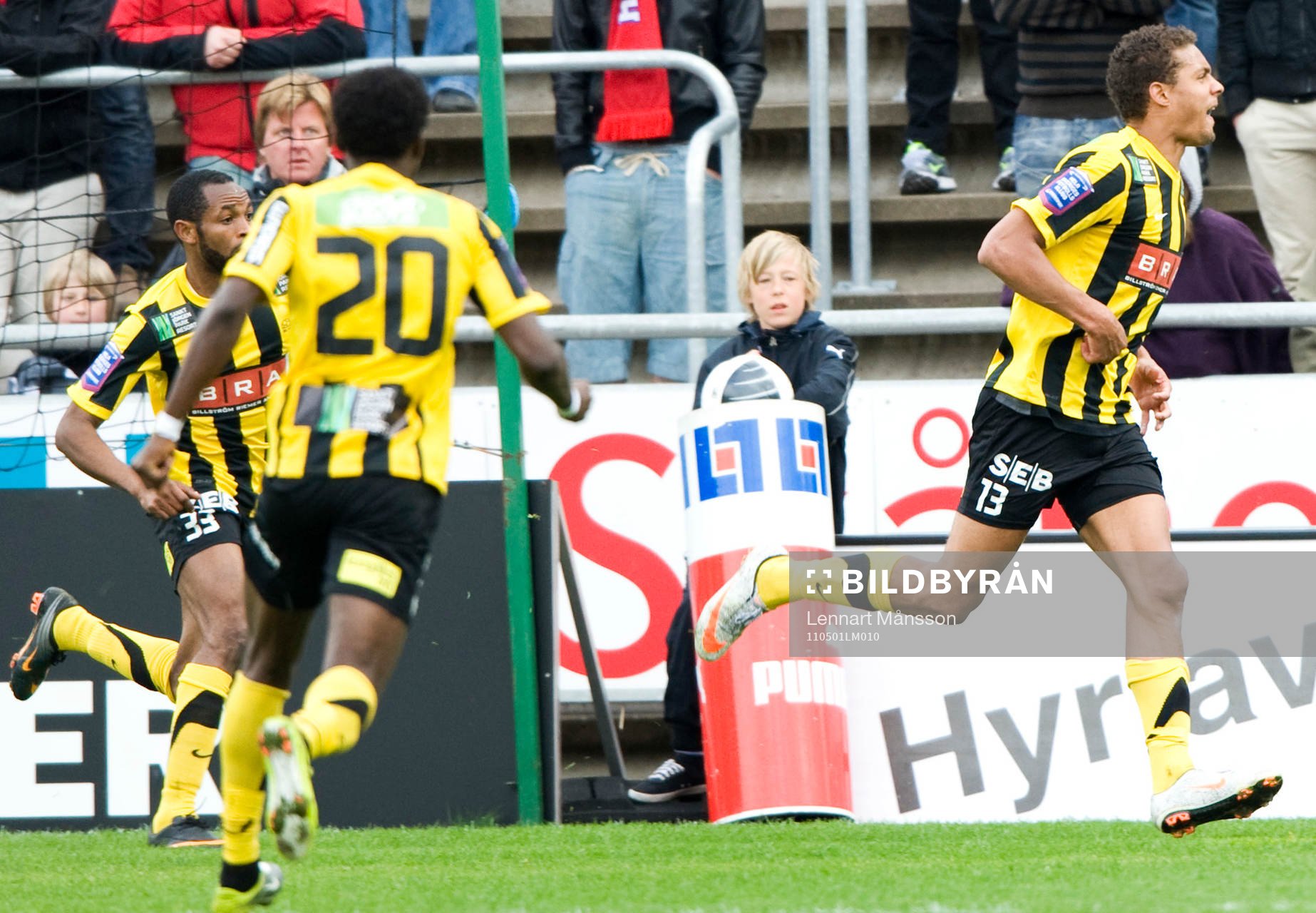  0-1 Mathias Ranegie, Häcken, som överlistar Pär Hansson, målvakt, Helsingborg