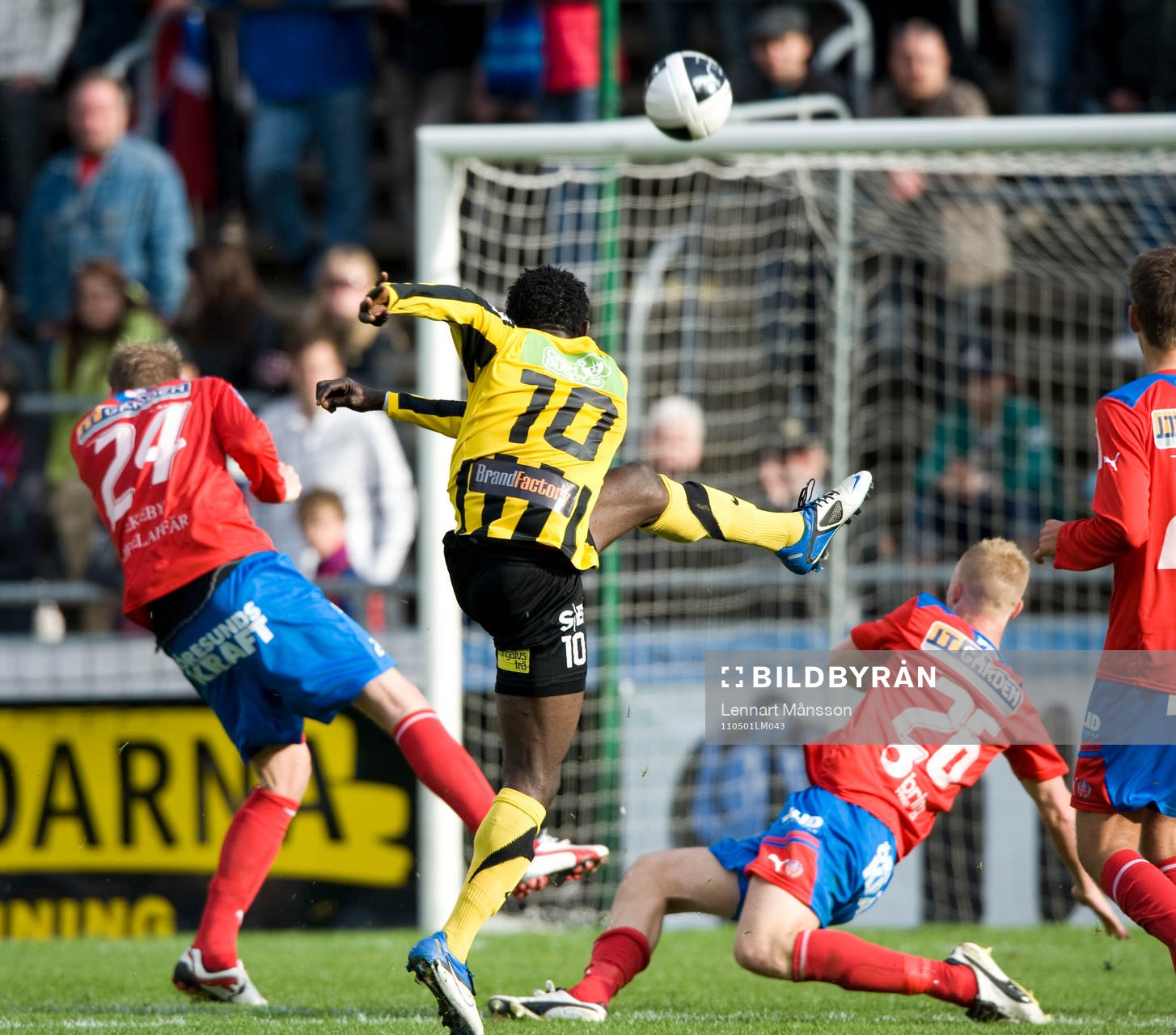 John Chibuike, Häcken, skjuter