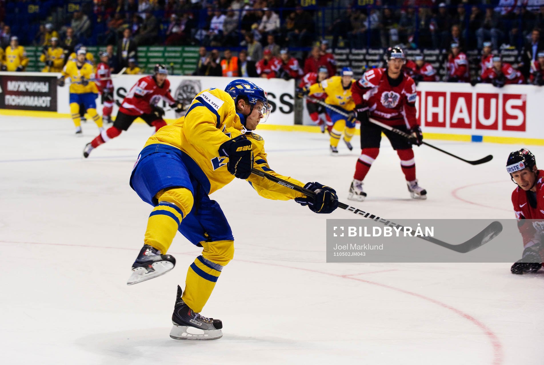 Mattias Tedenby, Sverige, skjuter mot mål