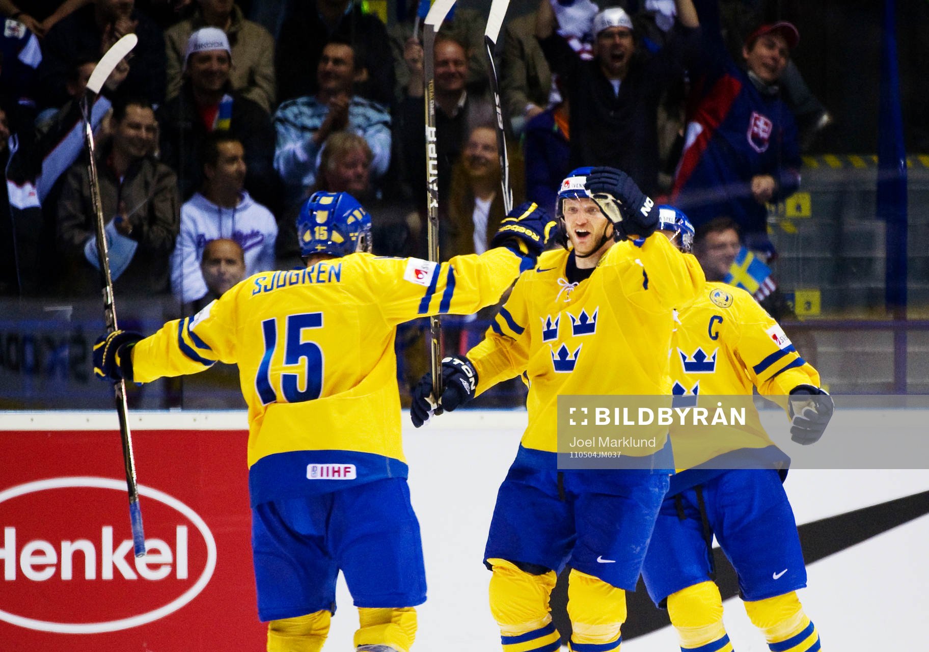 Mattias Sjögren och Staffan Kronwall, Sverige, jublar