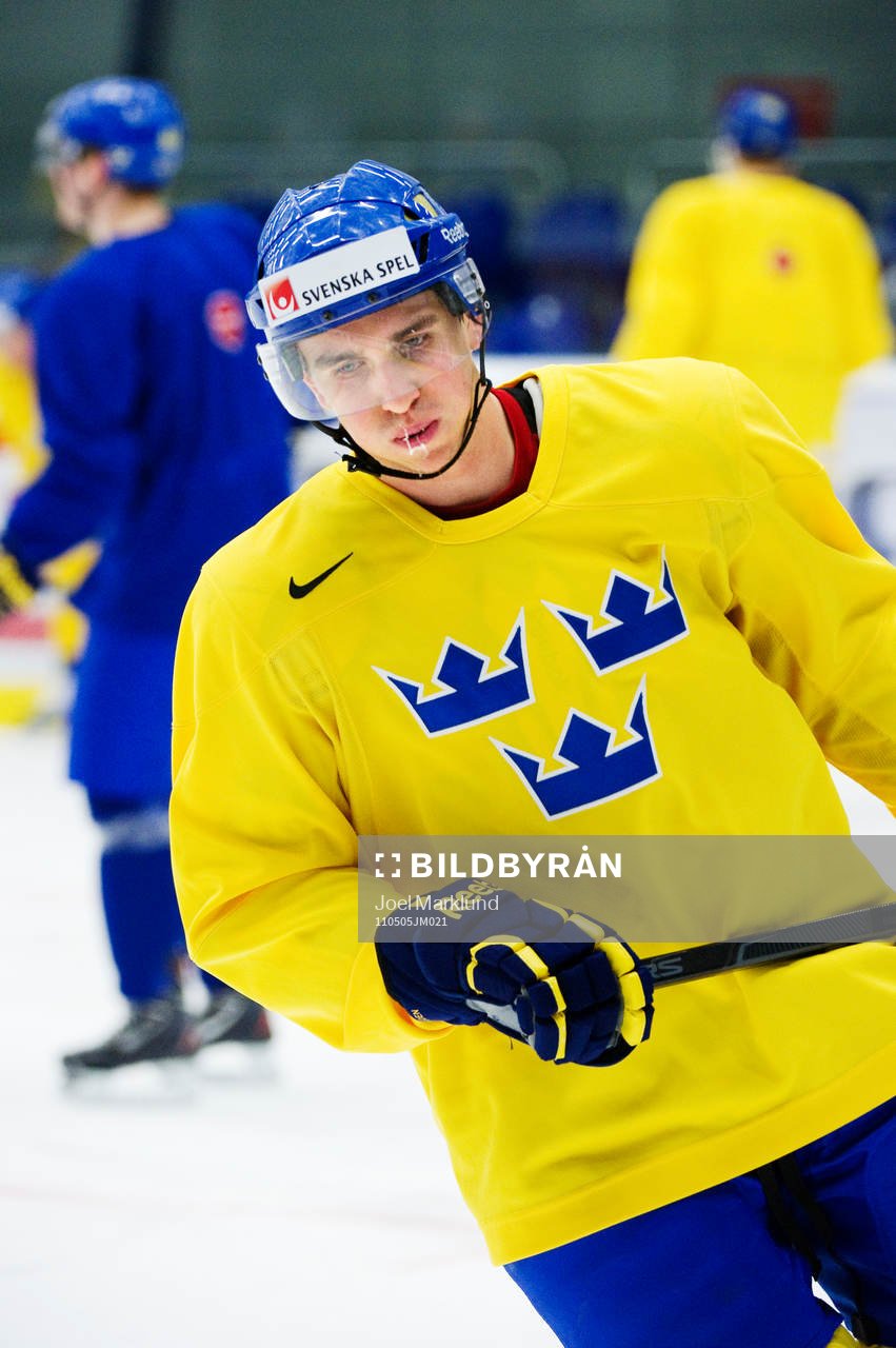 Mikael Backlund, spott