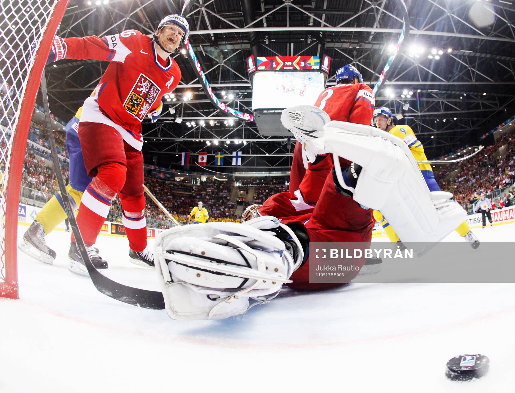 Patrik Elias, Tjeckien, reagerar