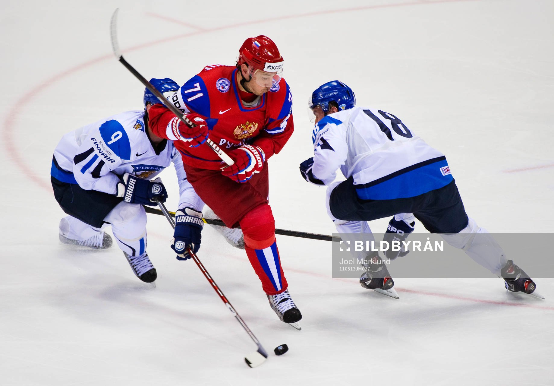 Ilya Kovalchuk, Ryssland, försöker ta sig förbi Mikko
