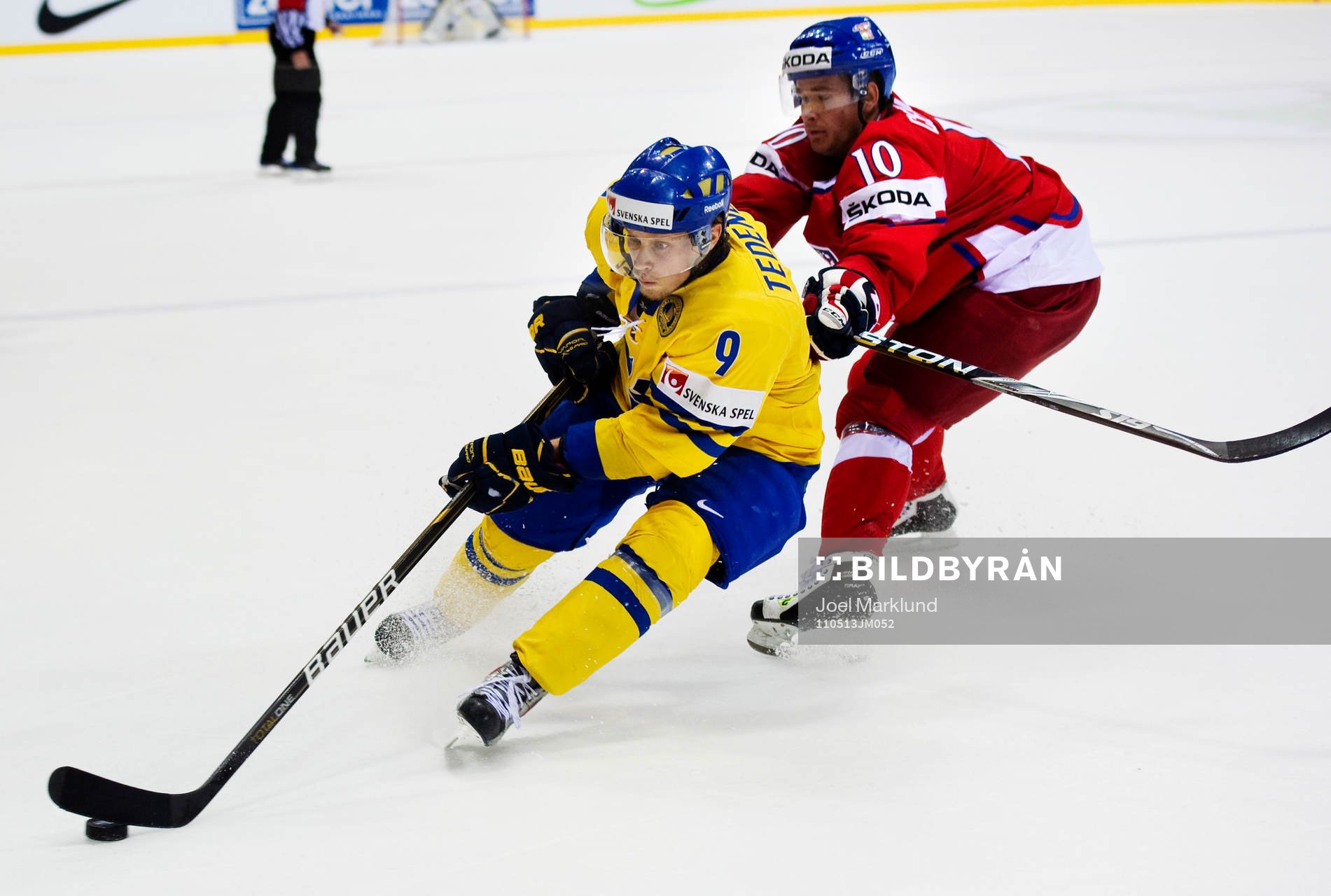 Mattias Tedenby, Sverige, utmanas av Roman Cervenka,