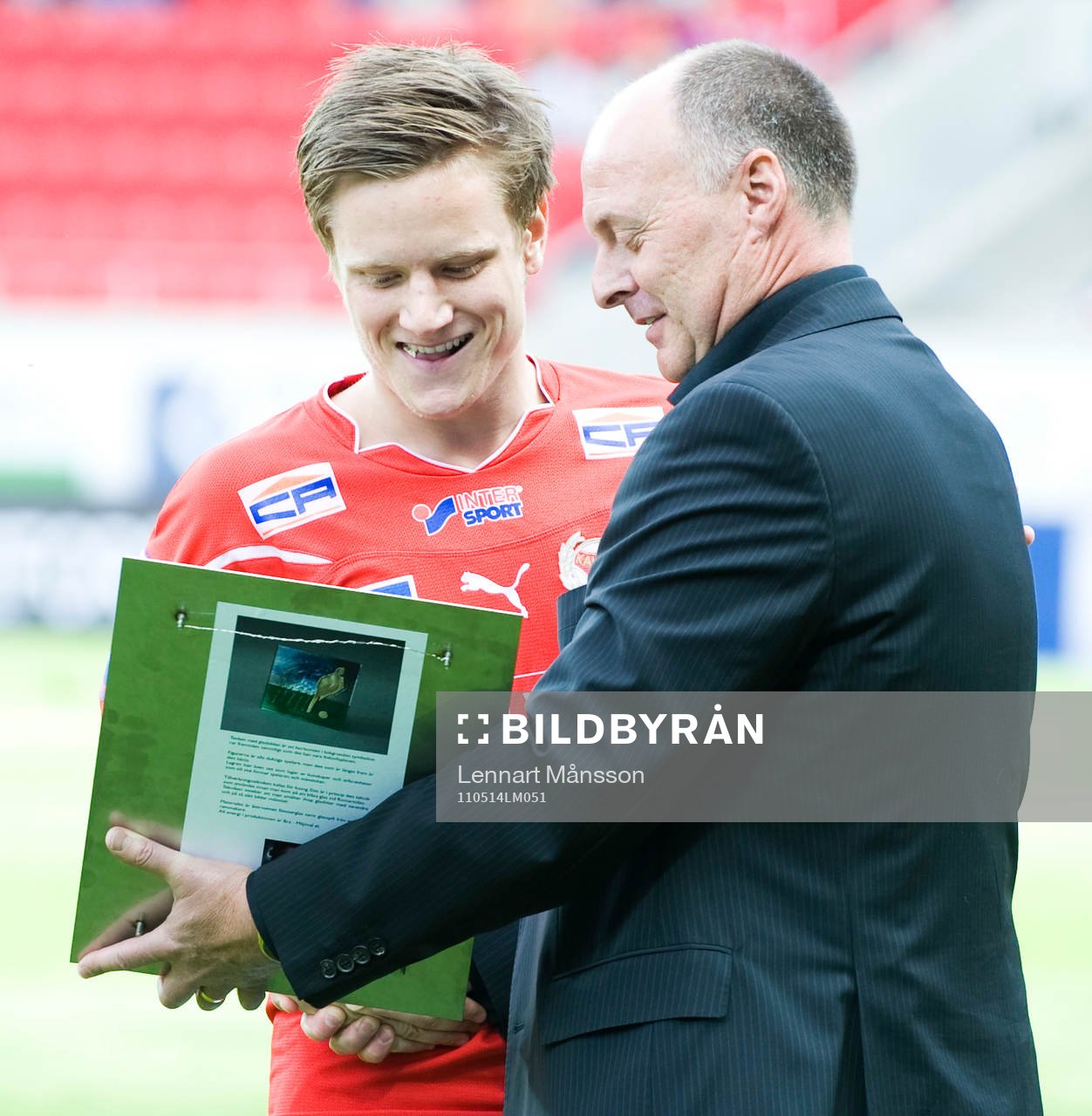 Mattias Johansson, Kalmar, får pris av Svenska Spel