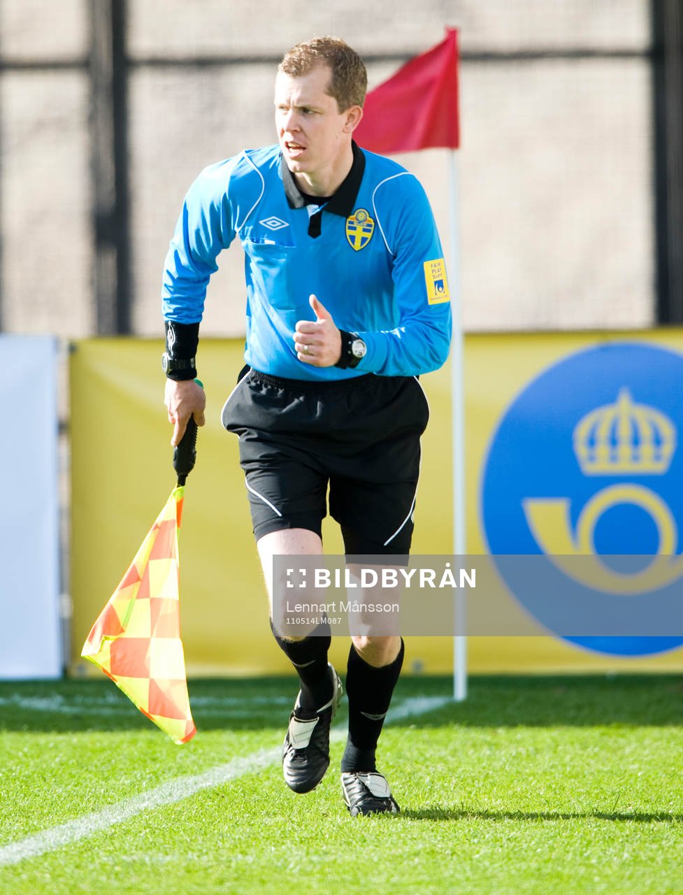 Magnus Moberg, assisterande domare, som gjorde allsvensk